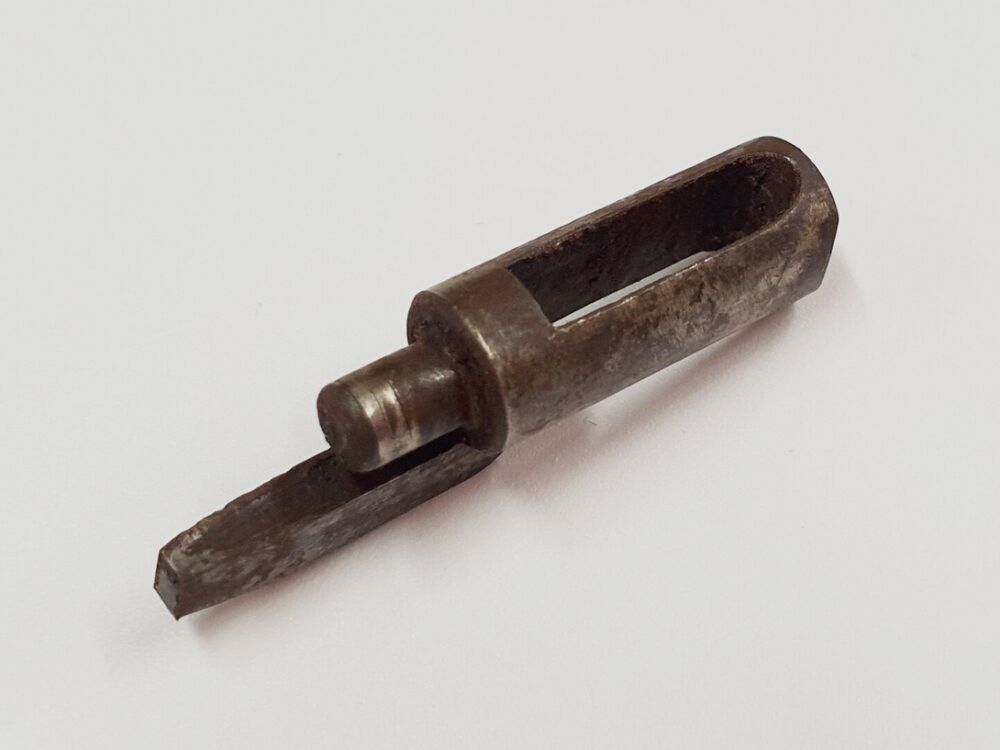 [16] Perno di accoppiamento per MAUSER C96, pezzo di ricambio originale