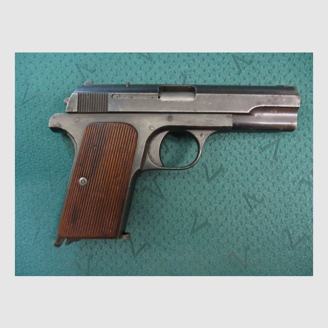 Pistolet Femaru Ungang P37 9mm Broning court P37
