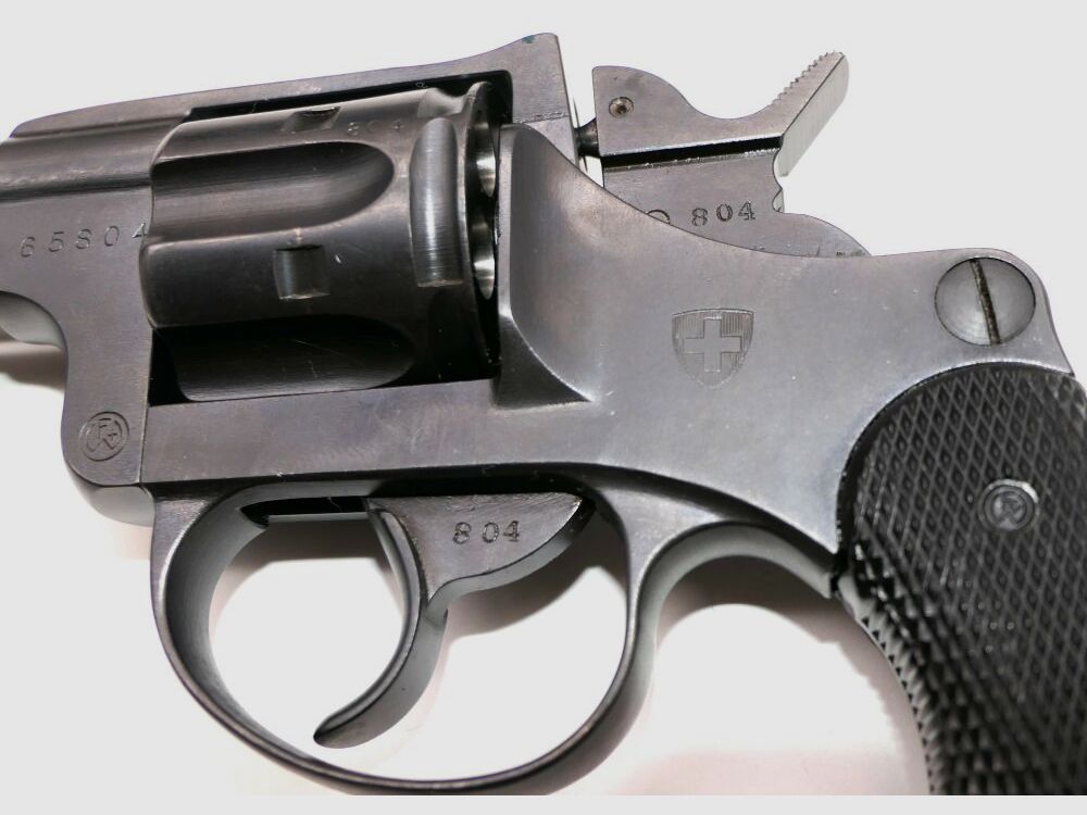 Fábrica de armas de Berna Revólver Suizo Ordinanza Mod.1929 en calibre 7,5. Incl. accesorios