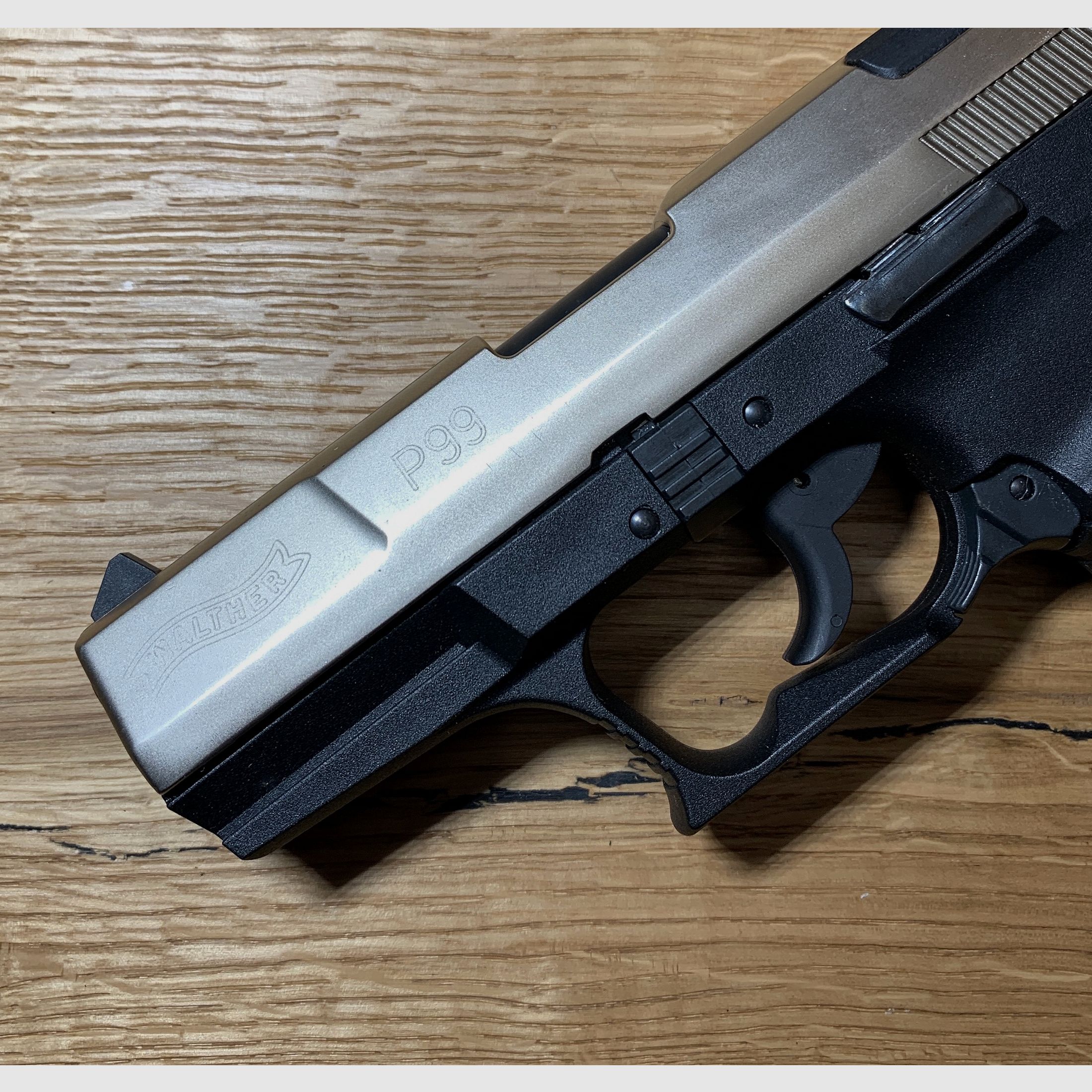 Pistolet d'alarme Walther P99 9mm P.A.K. en bicolore, Umarex