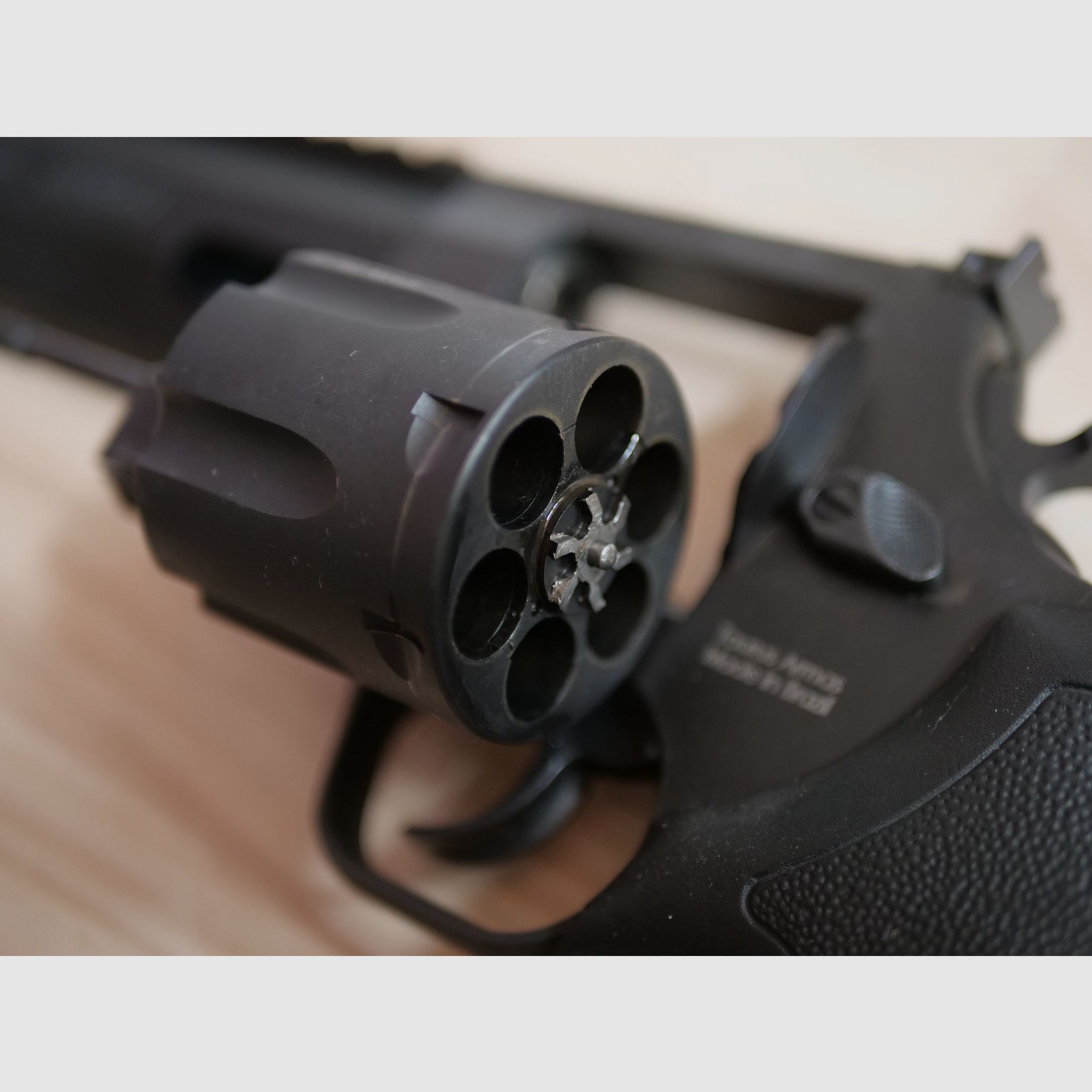 Taurus Revolver Raging Hunter – 6 3/4" caliber .44 Mag.