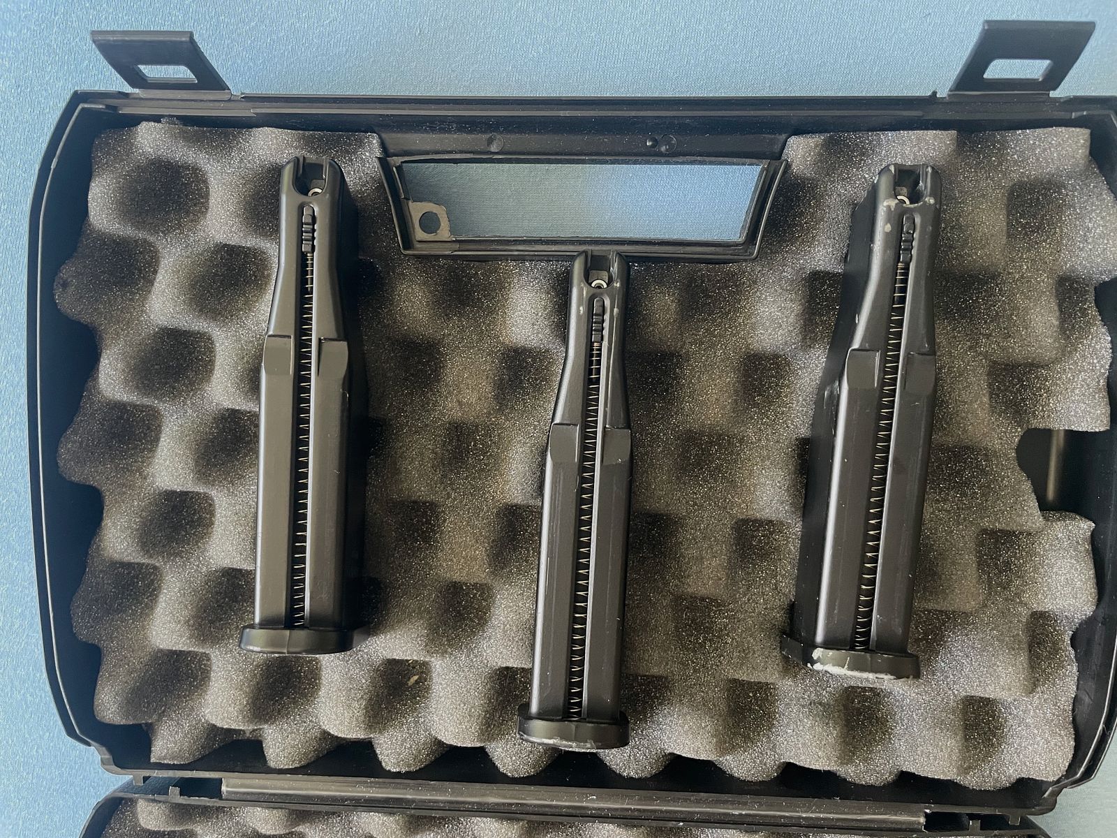 Umarex H&K USP CO2 NBB (+ 3 Magazine und Koffer)