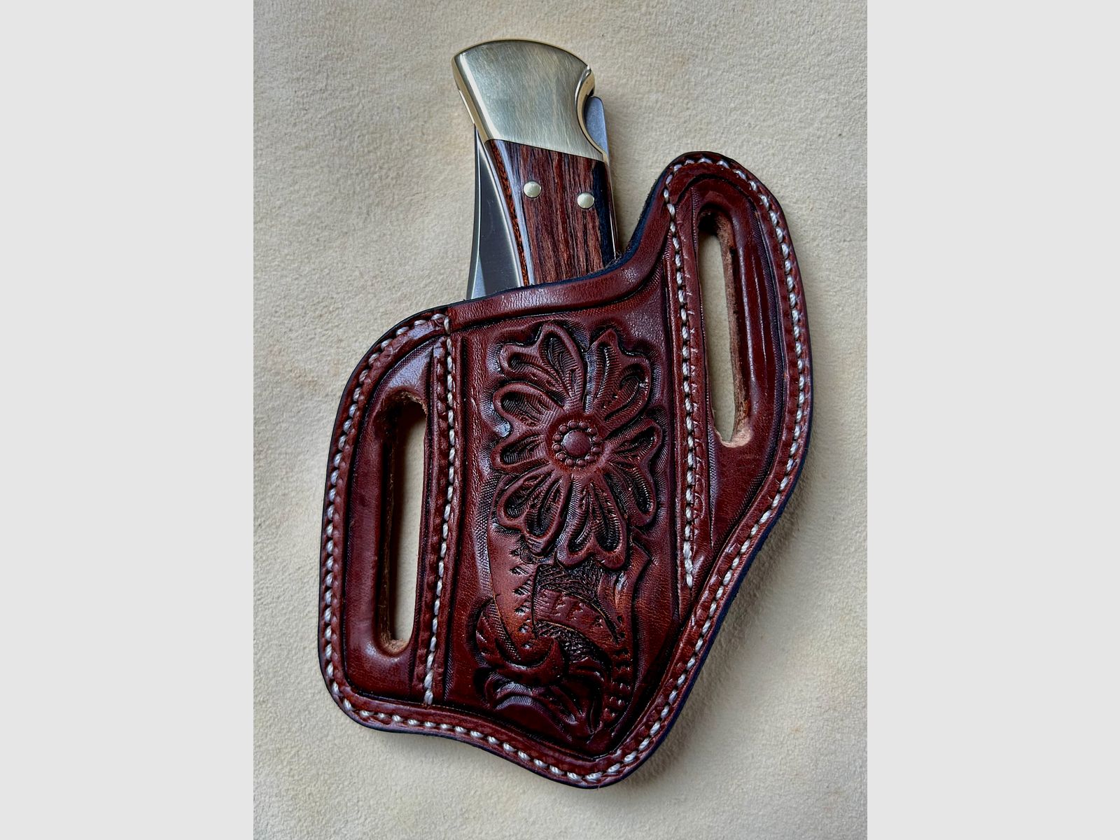 Pancake Messerholster mit floraler Verschneidung für Buck Modell 110, 112