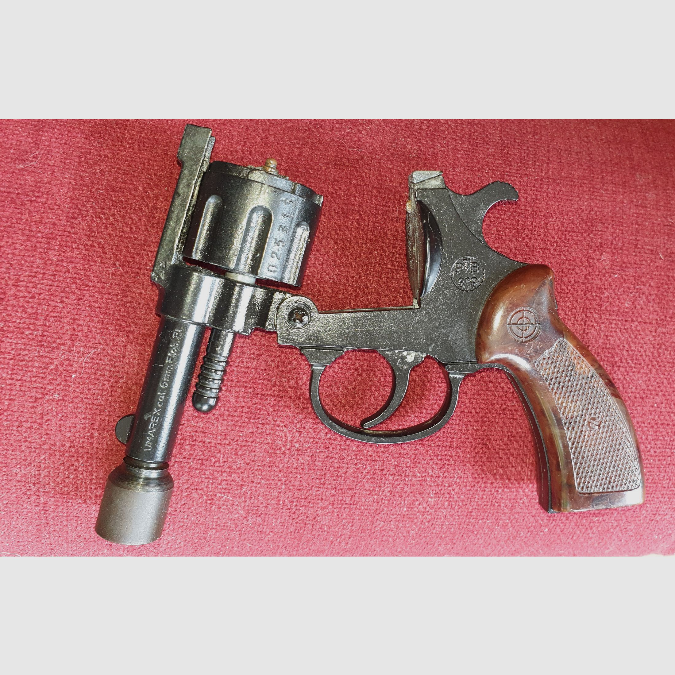 Revolver a salve in calibro 6mm Flobert