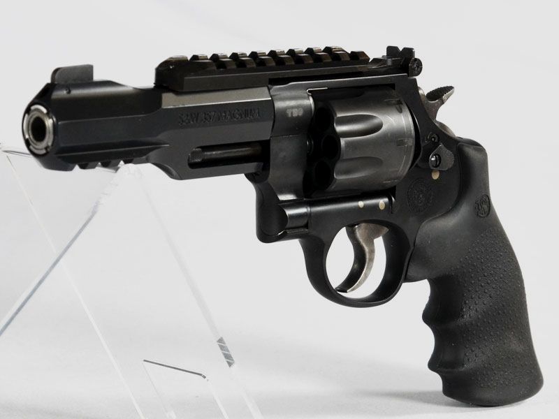 Smith & Wesson M&P R8, 5" barrel