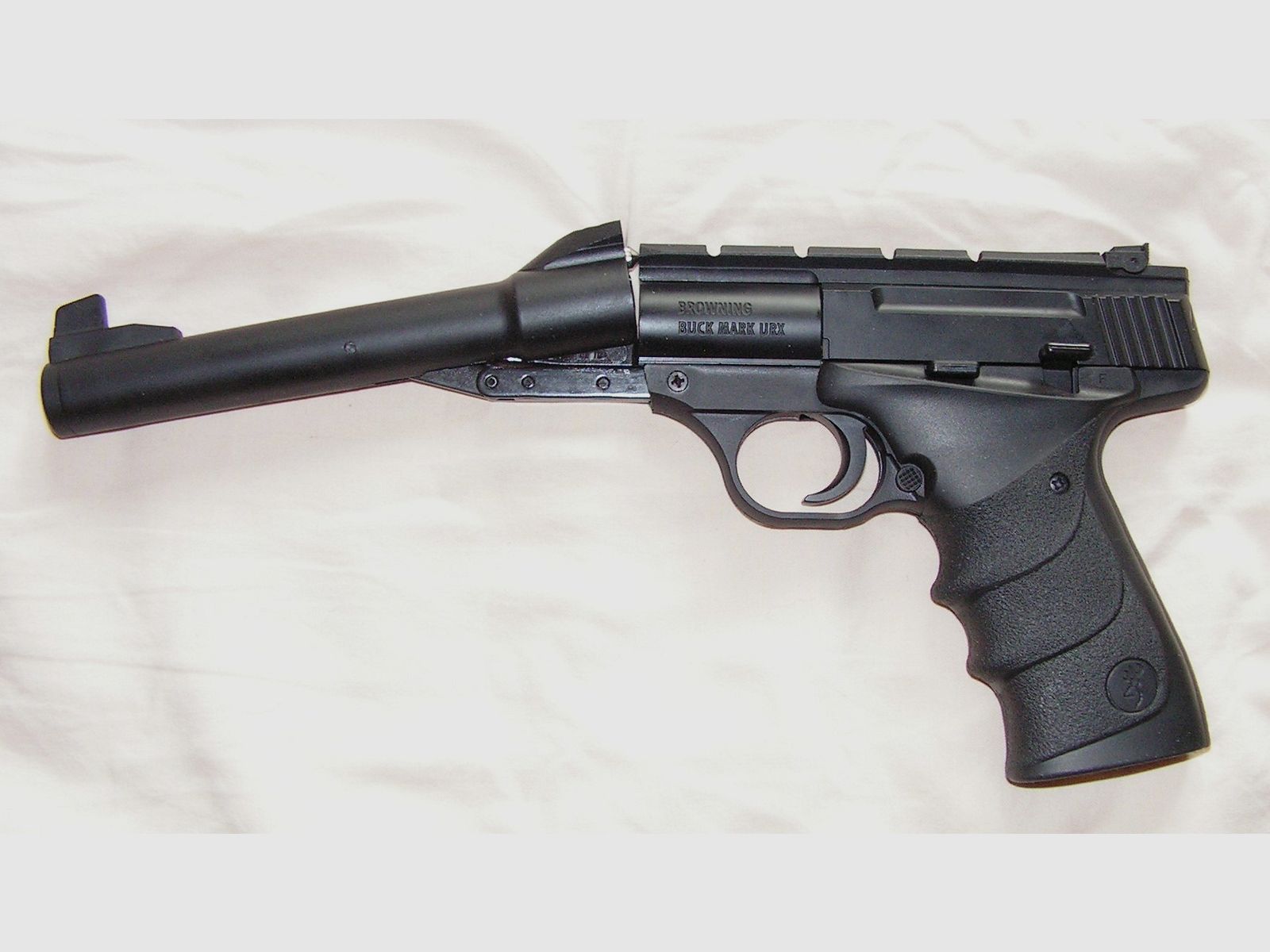 Browning Buck Mark URX luchtpistool, afbeelding 1 van 6