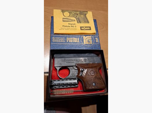 Signal/blank firing pistol