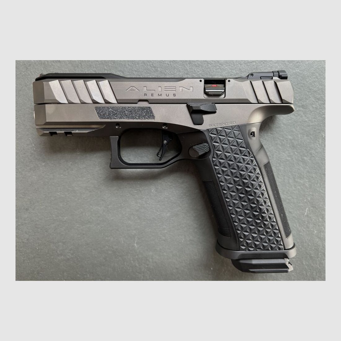 Laugo Arms Remus grey/black Full Kit