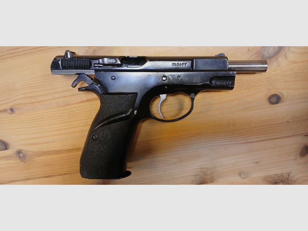 CZ Uhersky Brod / Brünner 75