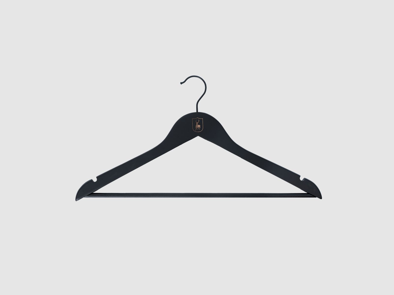 Deerhunter drewniany wieszak CZARNY z logo tarczy