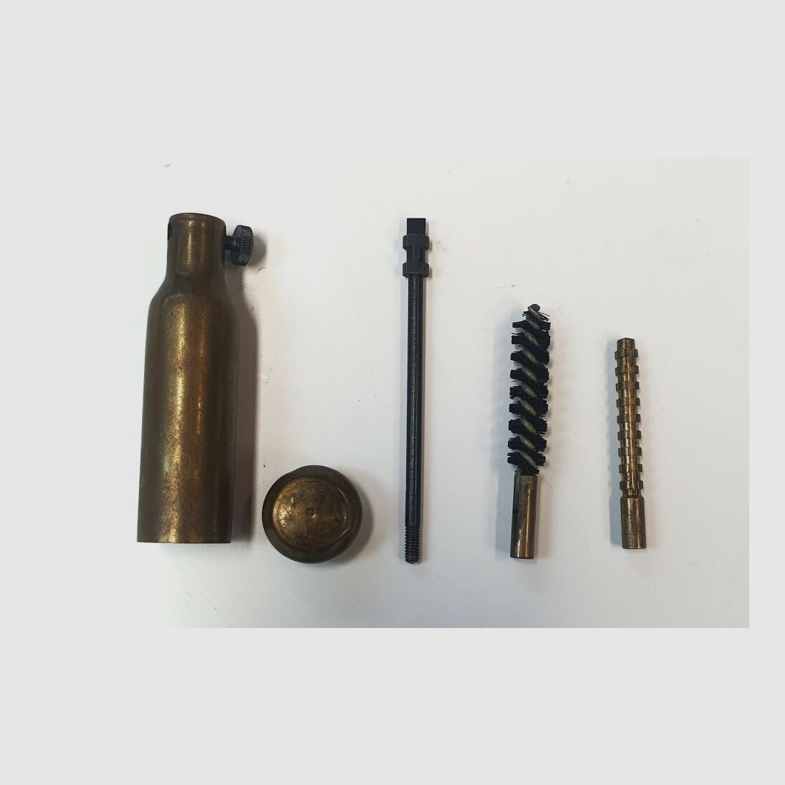 WFN Schweiz Orignal Schweizer Putzzeug für Pistole Model 1882, Messinghülsen