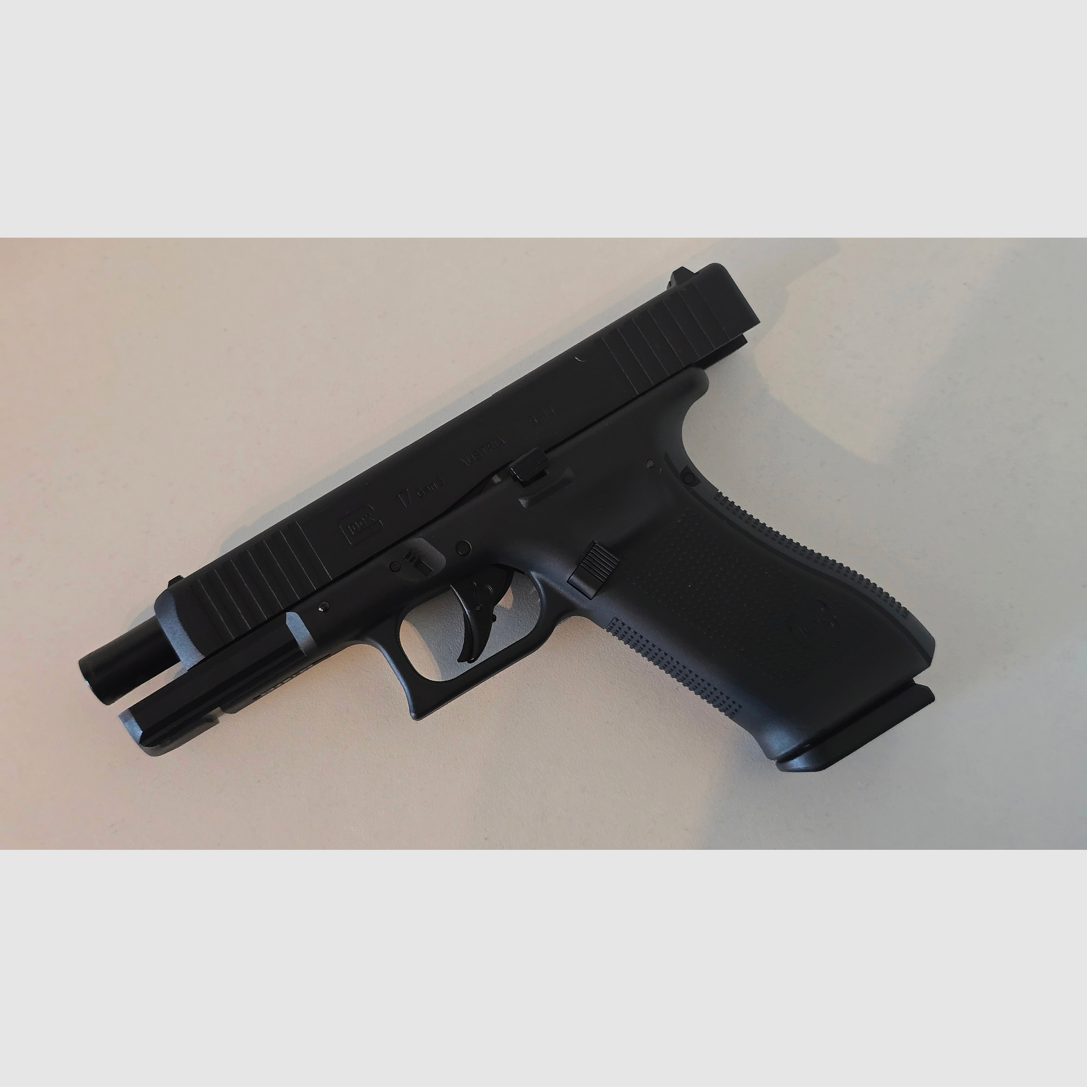 Glock 17 Gen5 Luftpistole CO2 Blowback Kal. 4,5 mm BB Metallschlitten schwarz