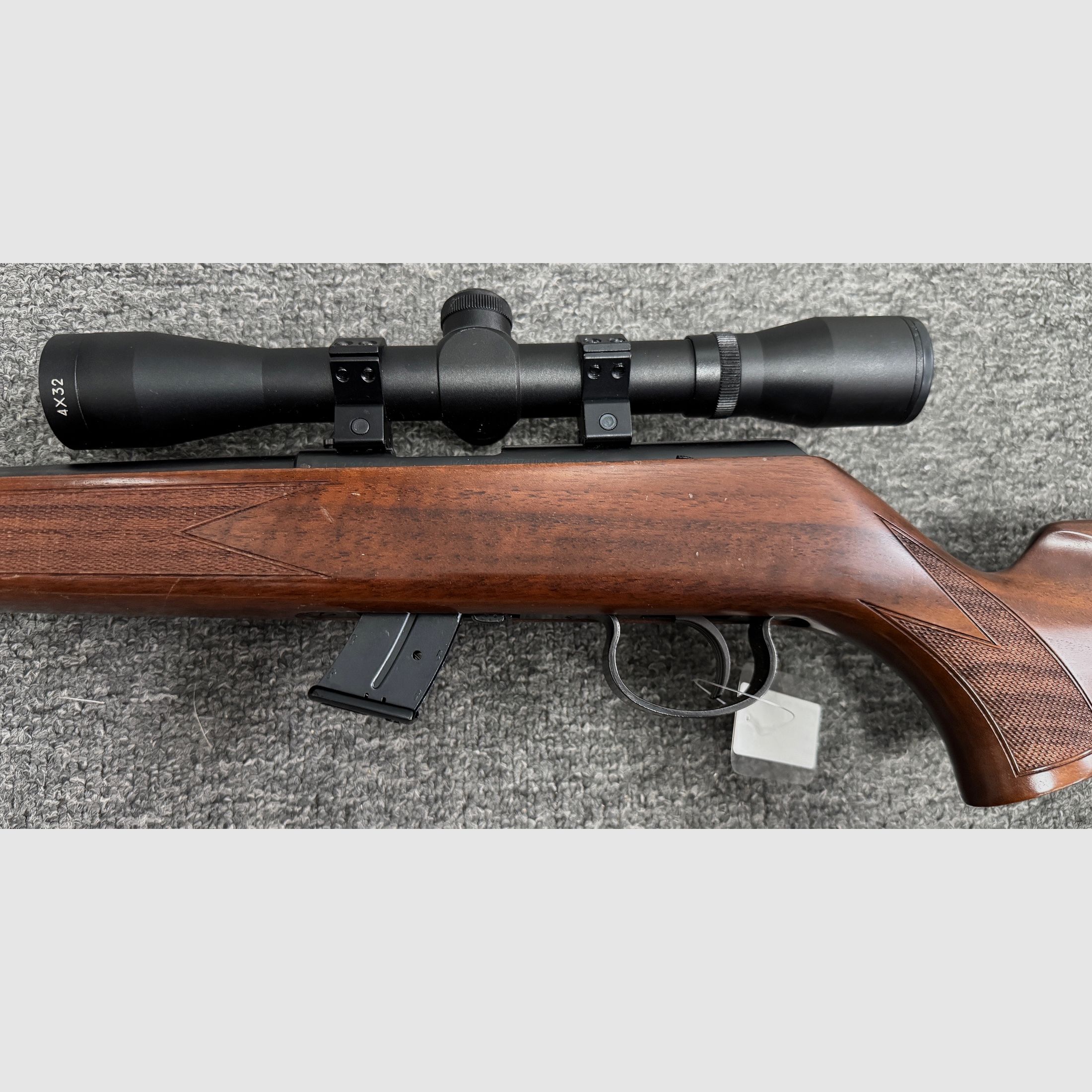 Anschütz 1417 Kaliber .22LR mit 4x32