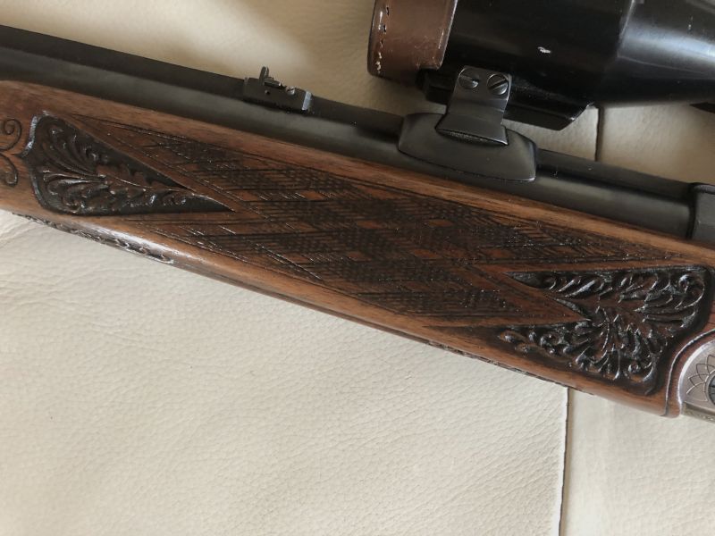 Blaser Bockbüchsflinte ES70 mit wunderschönen aufwendigen Schaftverschneidungen