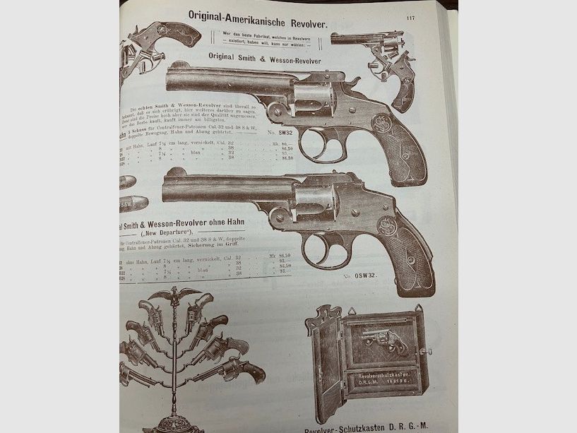 Waffenkatalog von AKAH 1908   "Waffen-Munition-Jagdgeräte - Touristen-Artikel"
