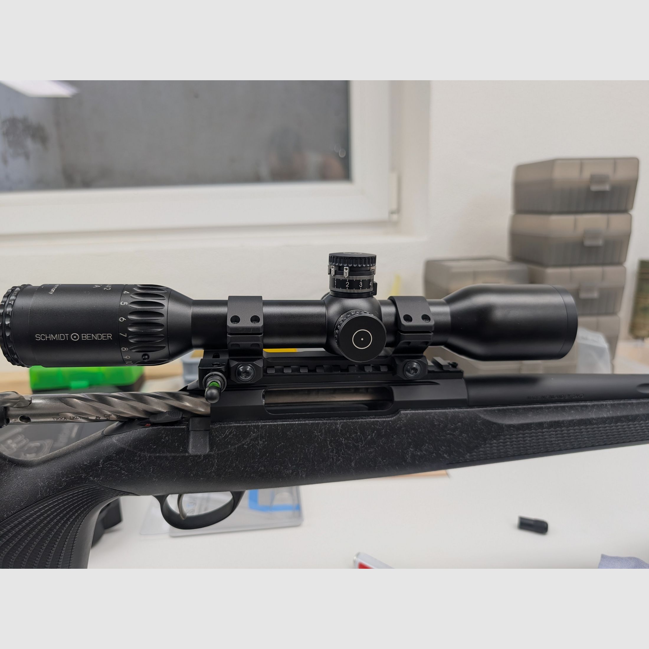 S&B Schmidt Bender Meta 3-18x42 SFP z pełnym wyposażeniem ASV