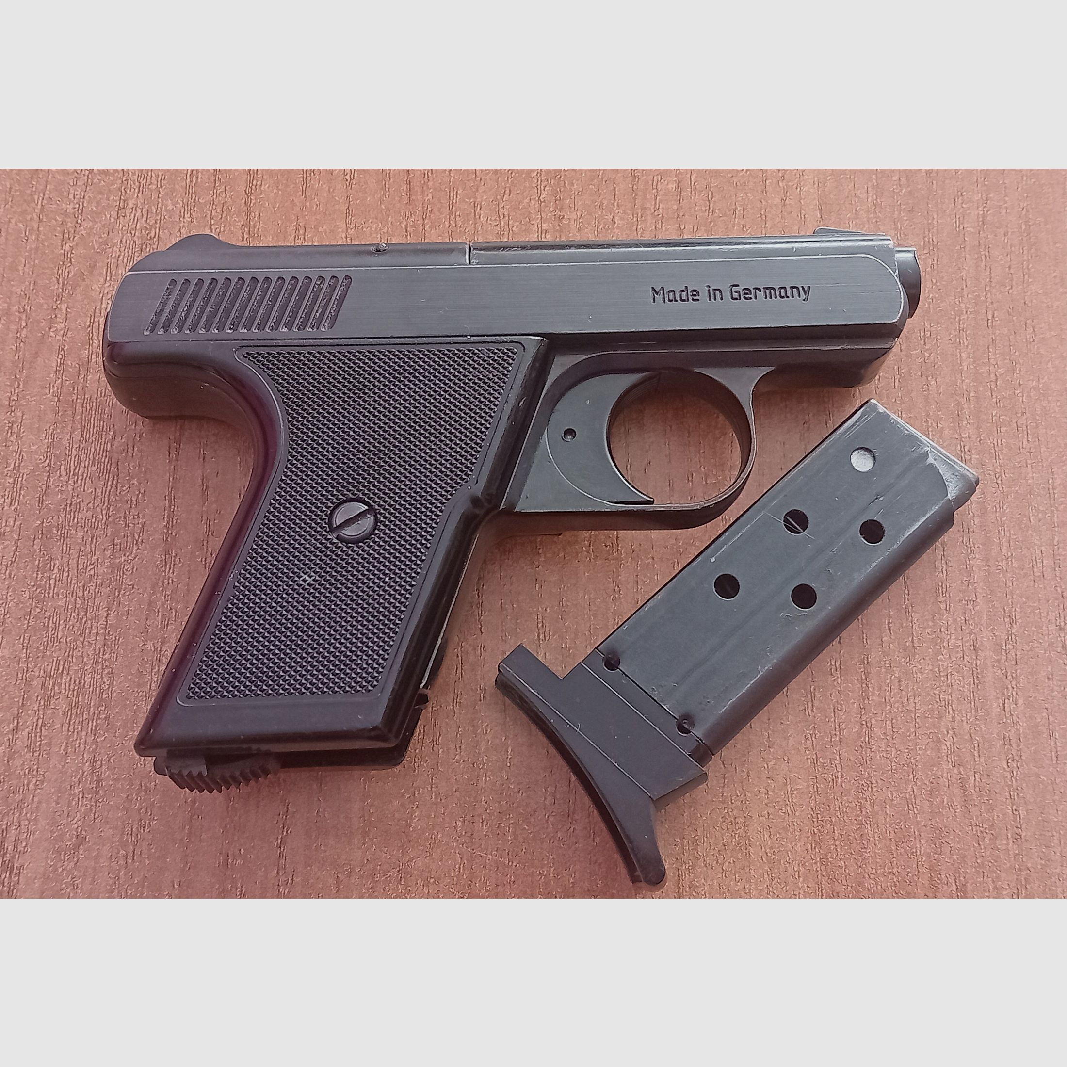 Reck FBI 8000 Cal. 8 mm Knall dans le PTB 387/2