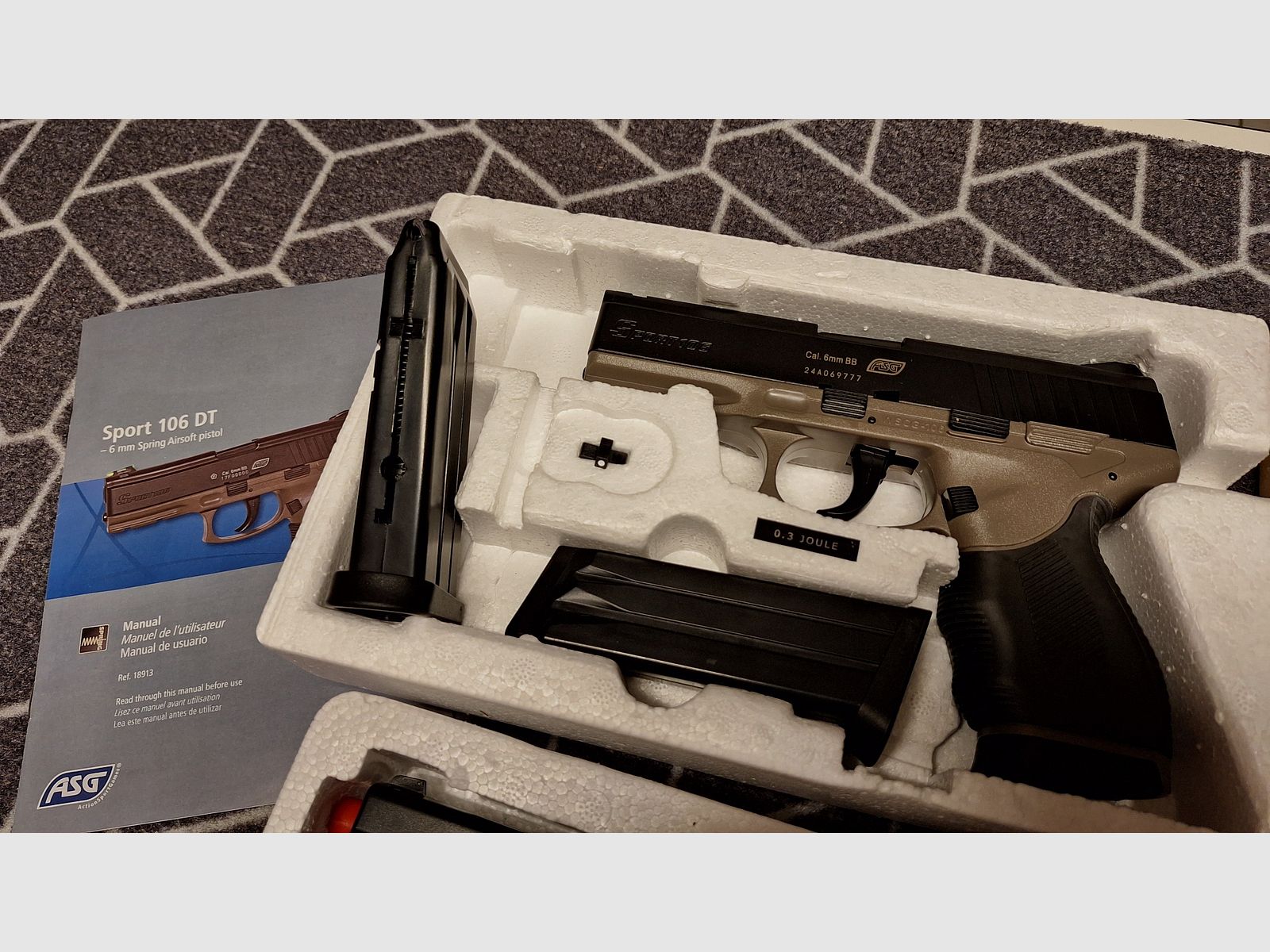 5 stuks veerdruk Airsoftpistolen: D.E./H.K./1911/enz. NIEUWSTAAT