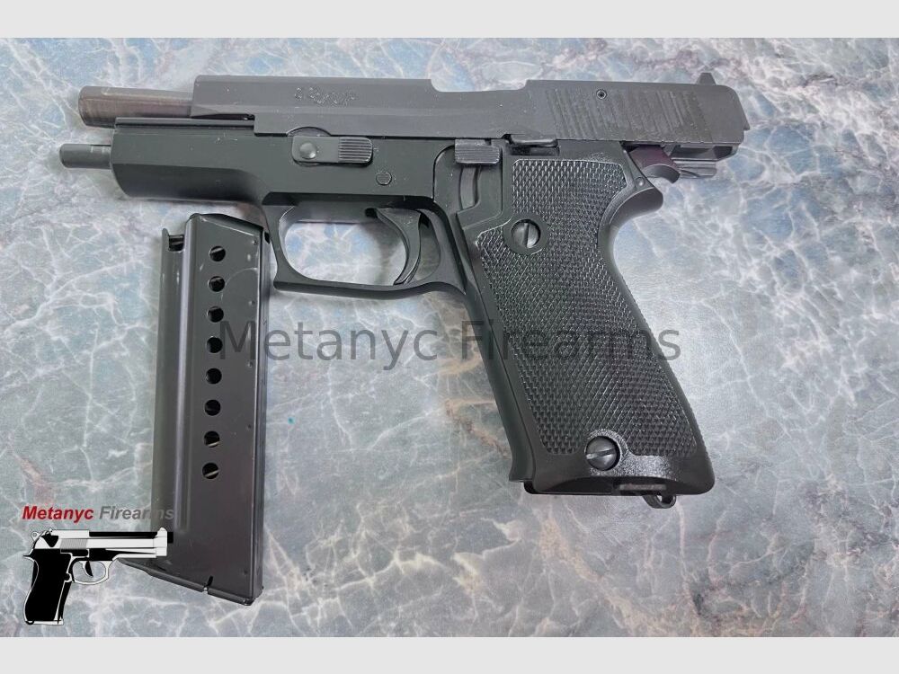 <SIG Sauer P220 9mmLuger>