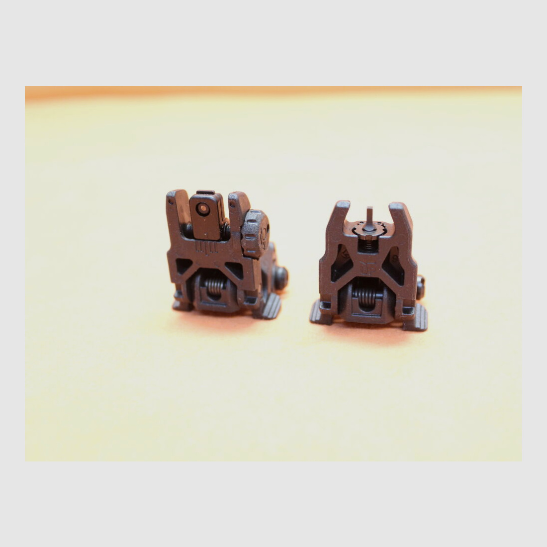 Magpul Magpul MBUS Flip-Up Front and Rear Sight SET Handguard Mount Polymer Black Flip sight and flip post