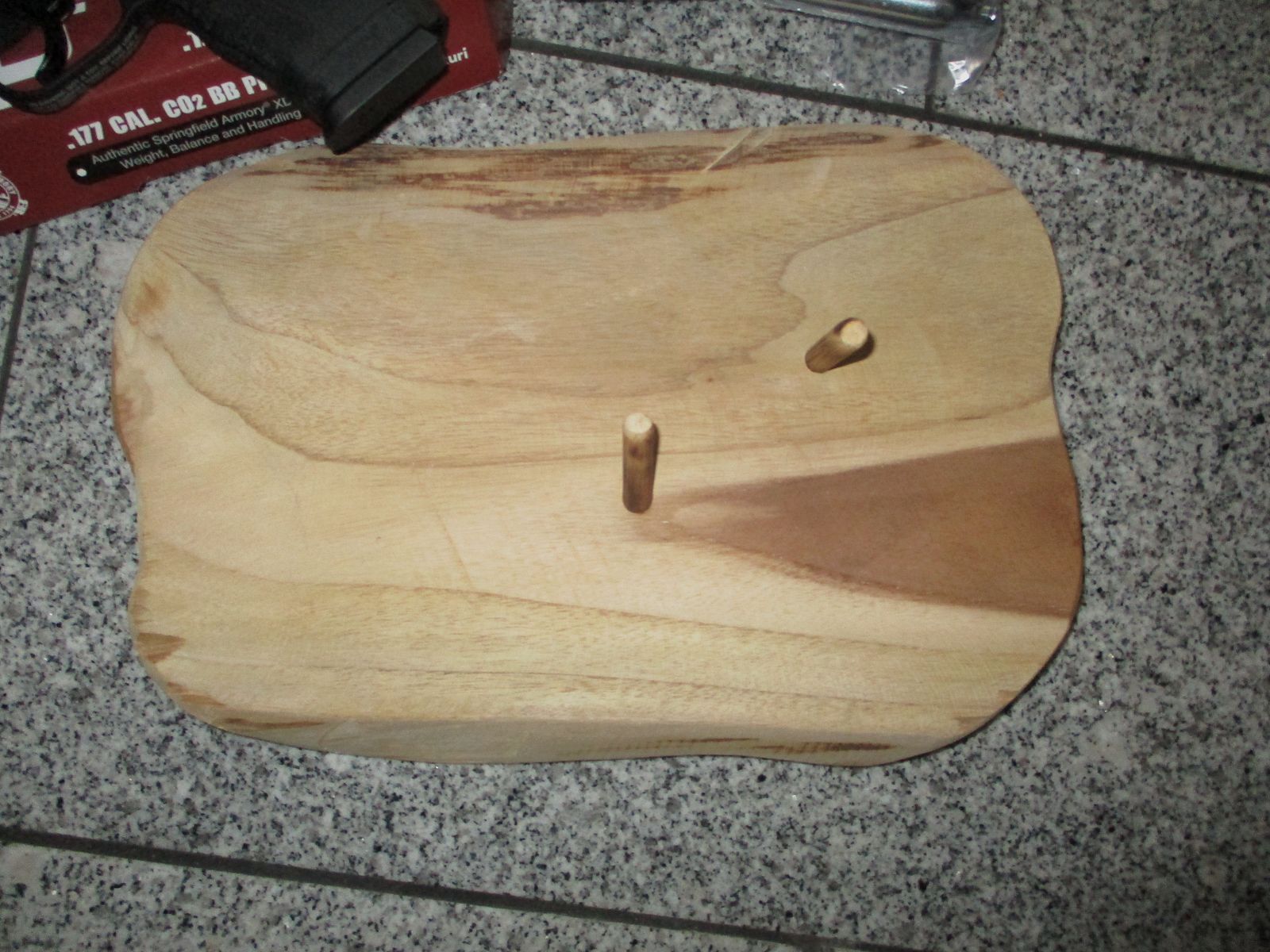 Springfield XDE 4,5 mm BB Co2-Pistolet + 2x 1500 BB + 18 Umarex 12g kapsułek + półka ścienna NOWA