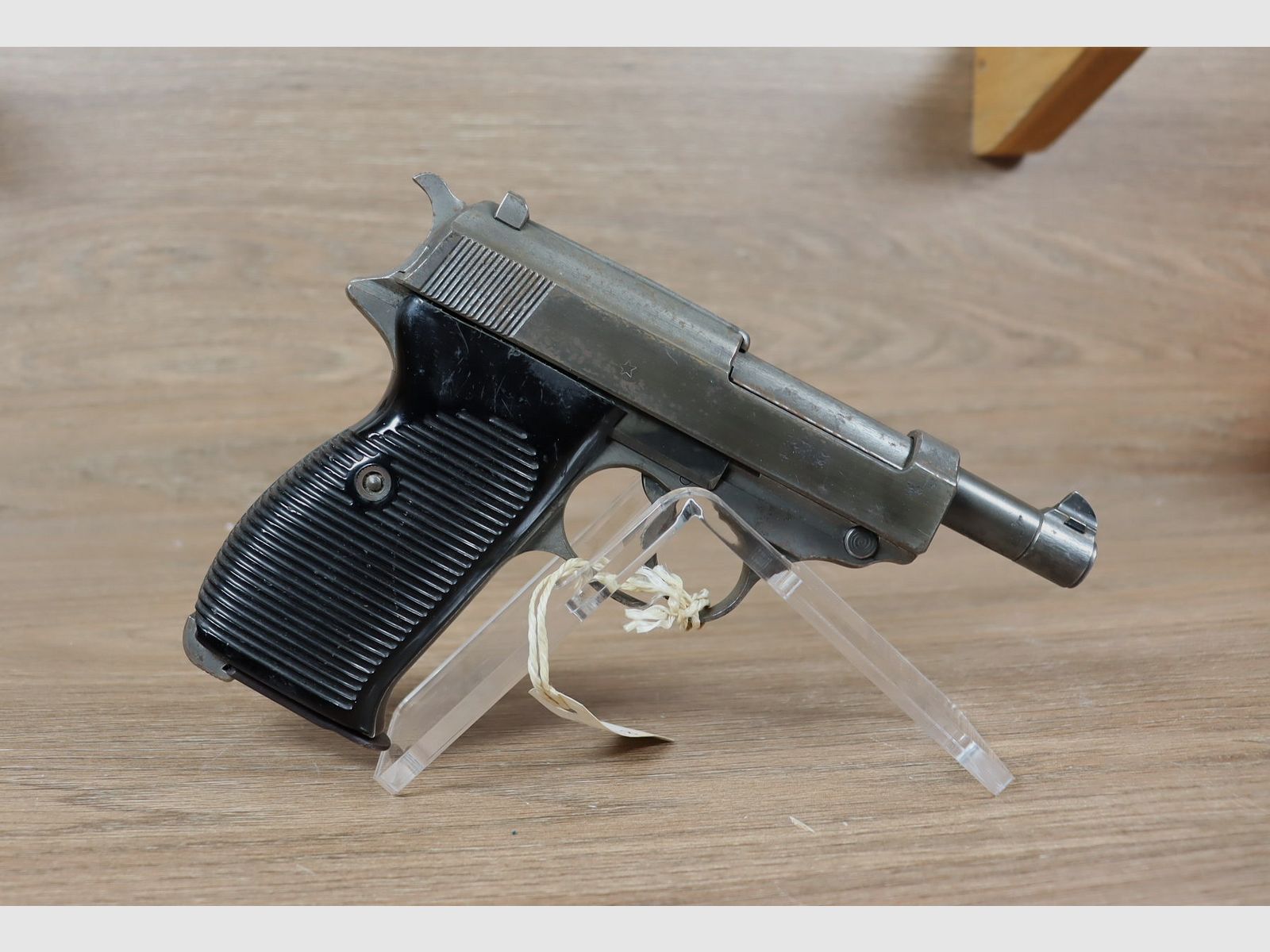 P38 VW45 mit Holster, Bild 1 von 6