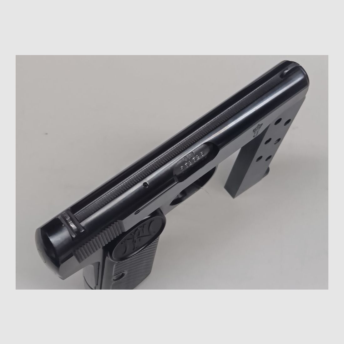 FN - Fabrique Nacional de Armas de Guerra - Herstal - Bélgica Mod. 1910 "Reina Juliana"