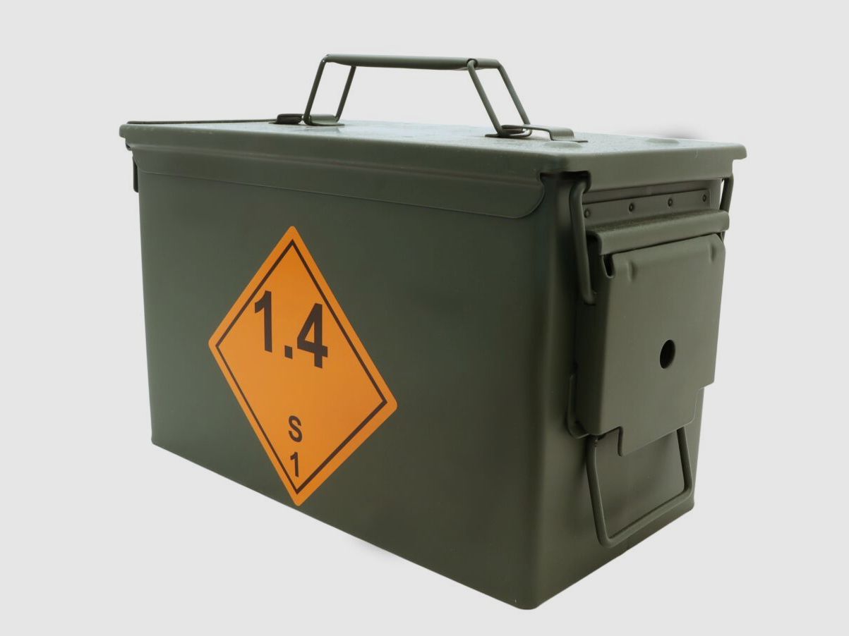 Sellier & Bellot .223 Rem. Full metal jacket BT 55 grs Sellier & Bellot in the ammunition box