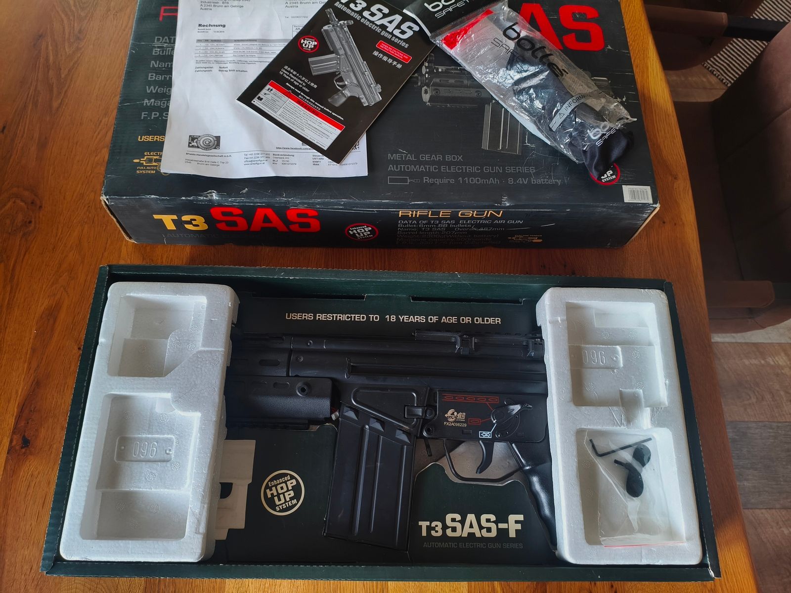 Airsoft gun T3 SAS in like-new condition!