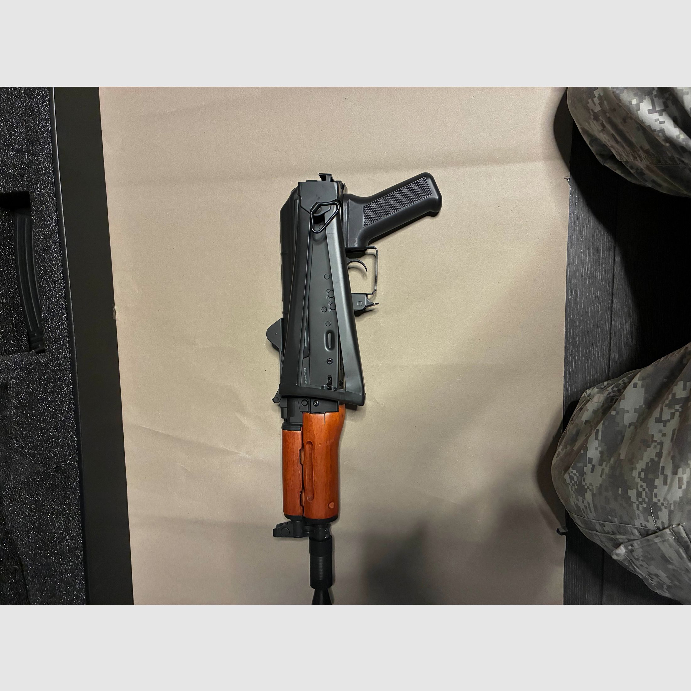 APS AKS74U Airsoft S-AEG 1,4J – OVP + 3 Mid-Caps + Extras