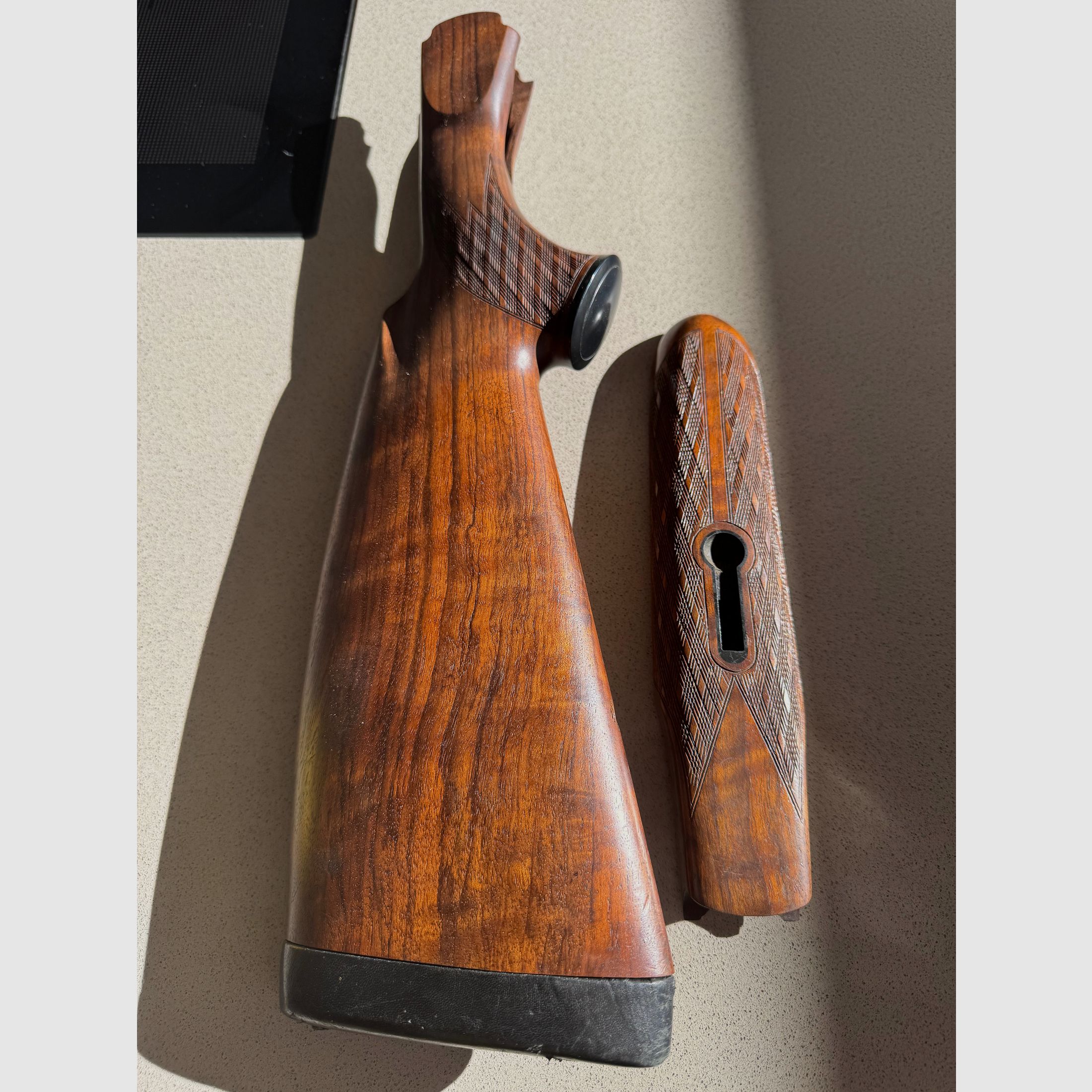 Blaser D99 voor- en achterste kolf met leren kolfkap