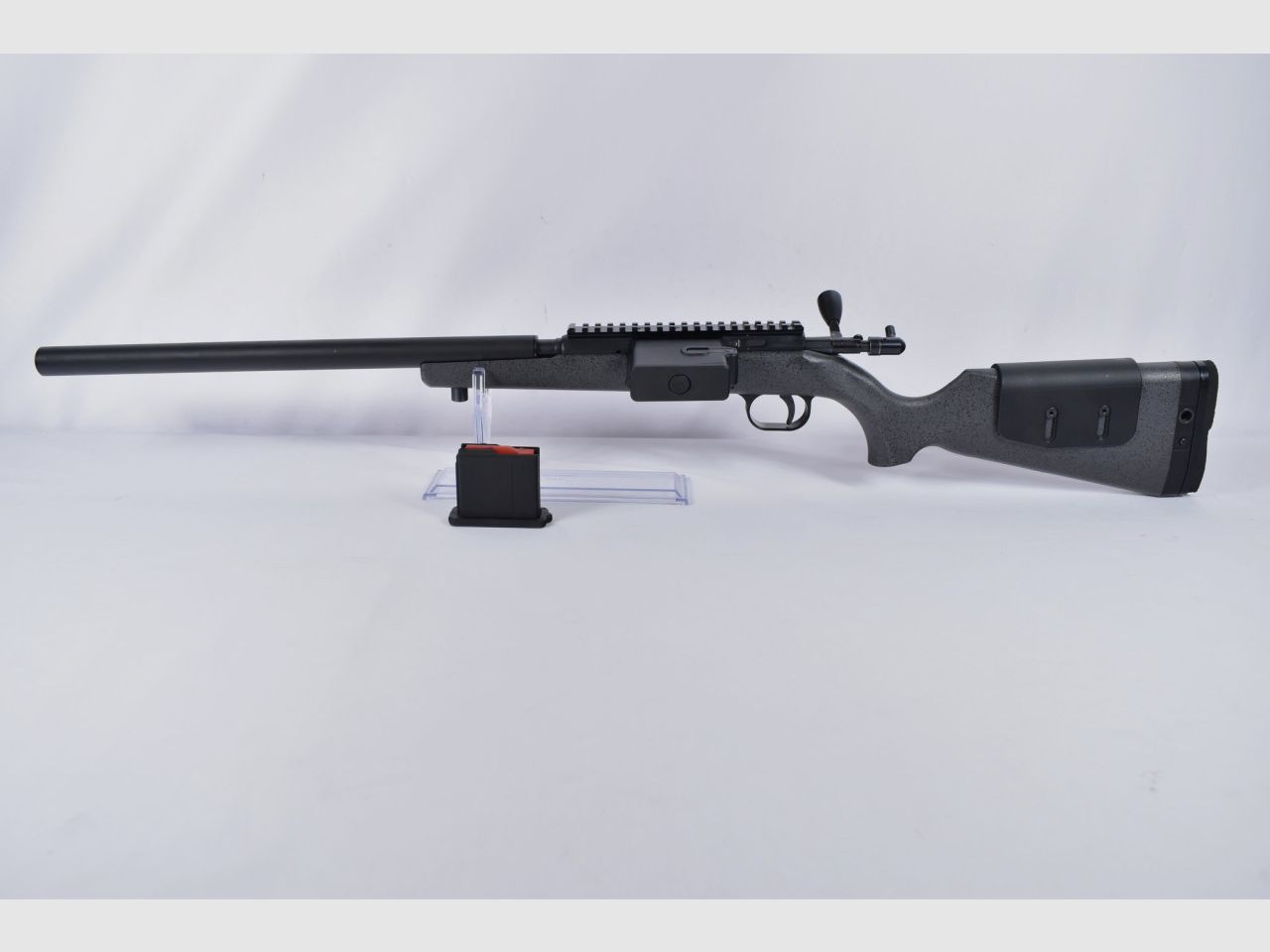 Voere S16 mit Integral Schalldämpfer .223Rem Repetierbüchse