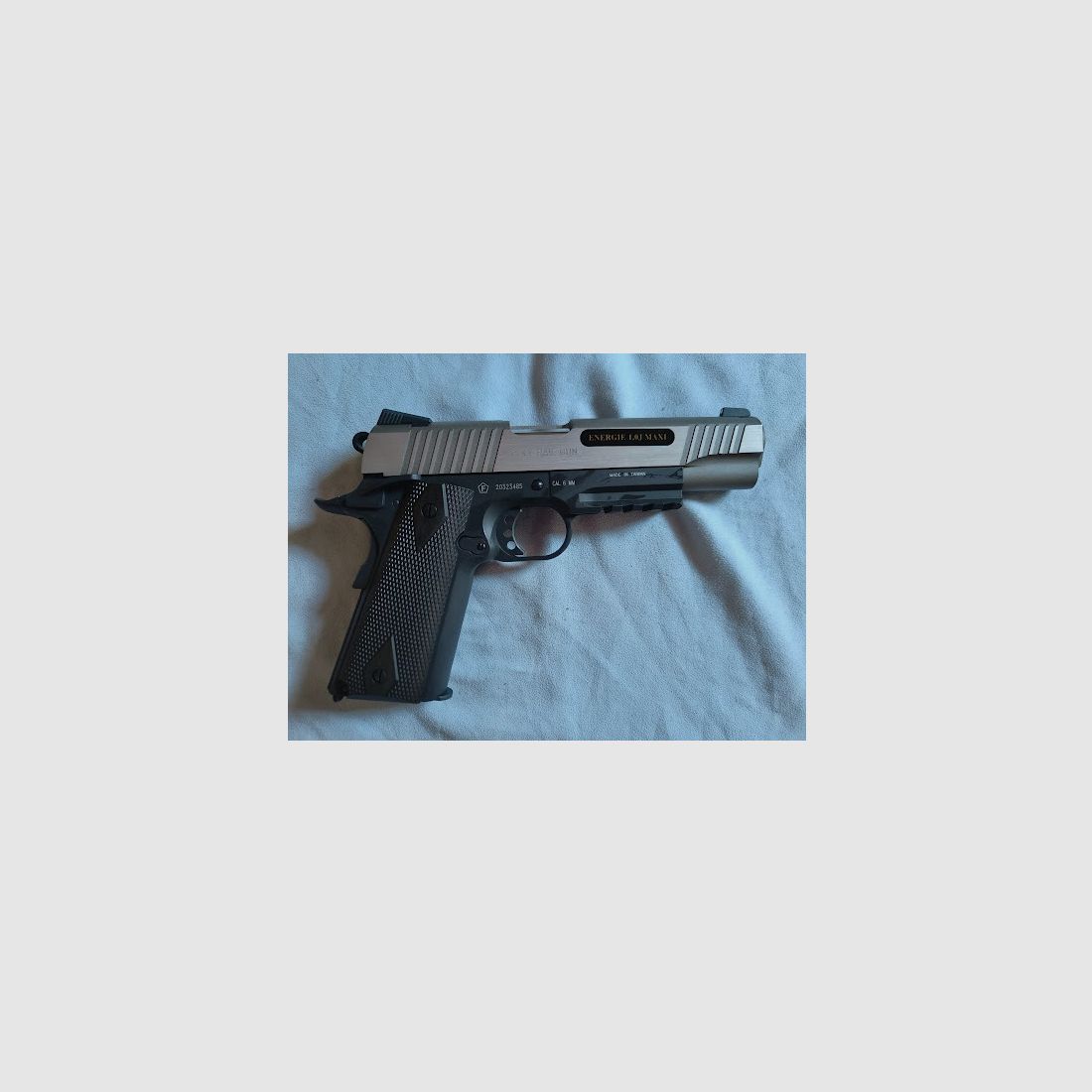 Cybergun COLT 1911 RAIL GUN Dual Tone Silver Vollmetall CO2 Blow Back  inkl. Koffer und Munition NEU