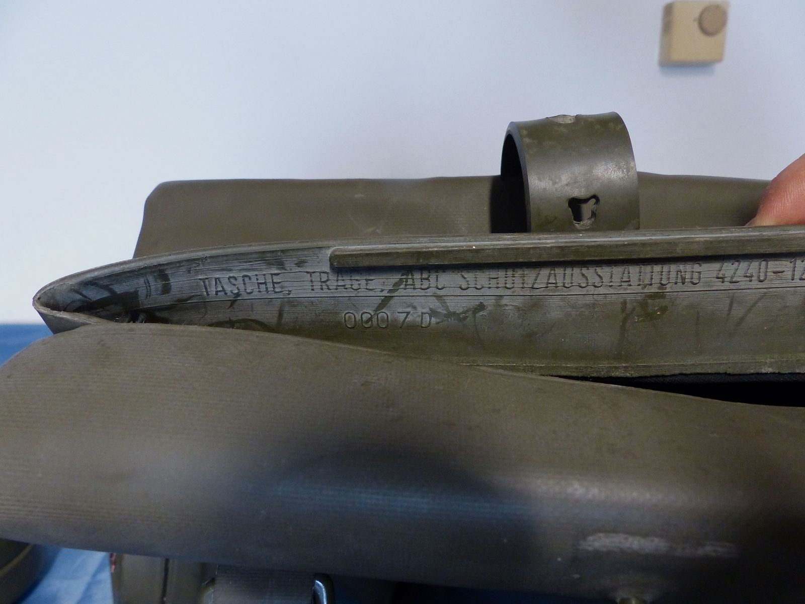 Bundeswehr ABC-beschermingsuitrusting transporttas, gasmasker 2 filters en accessoires BW jaren '70