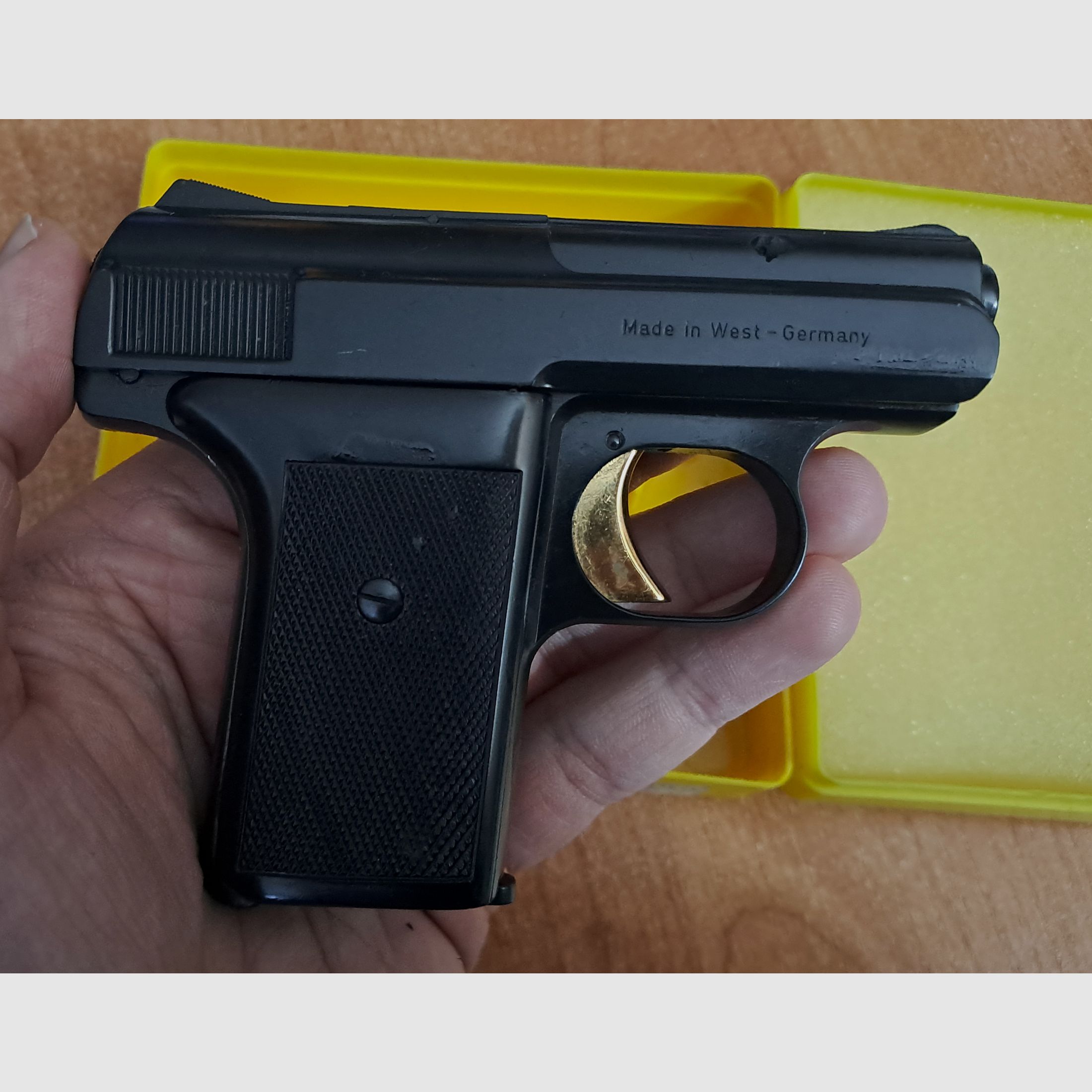 Alte Reck Gaspistole P10 im Kaliber 8 mm Knall/ PTB 38-69 in Verpackung!