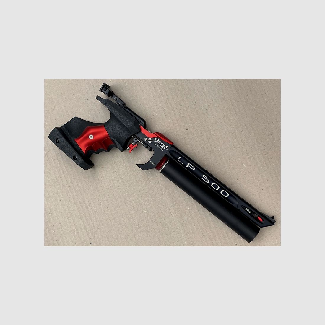 WALTHER LP500-E "DISEÑO ESPECIAL ROJO" - "FABRICACIÓN MAESTRA" - "DISPARO ELECTRÓNICO"