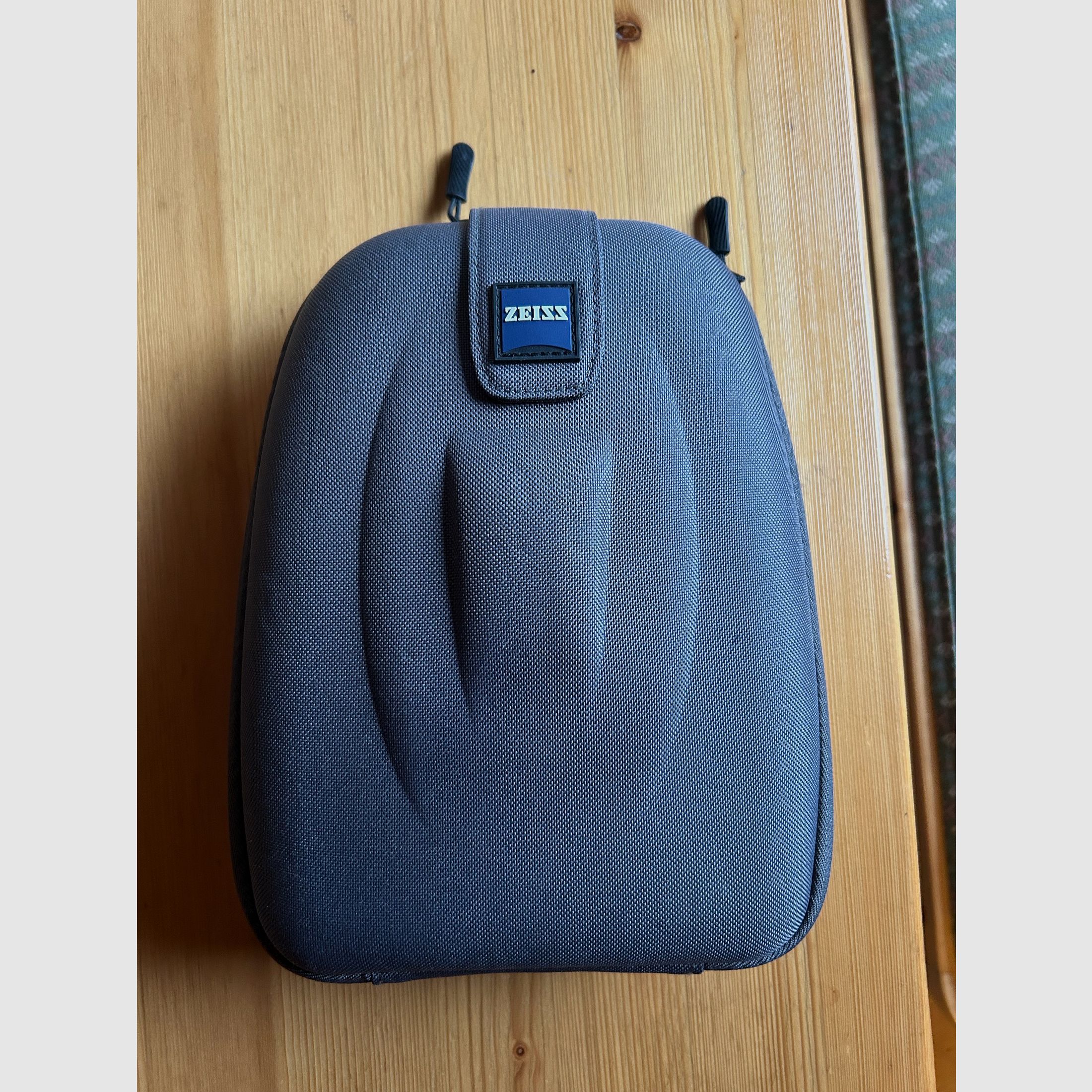 Zeiss Victory RF 10x54 Like New