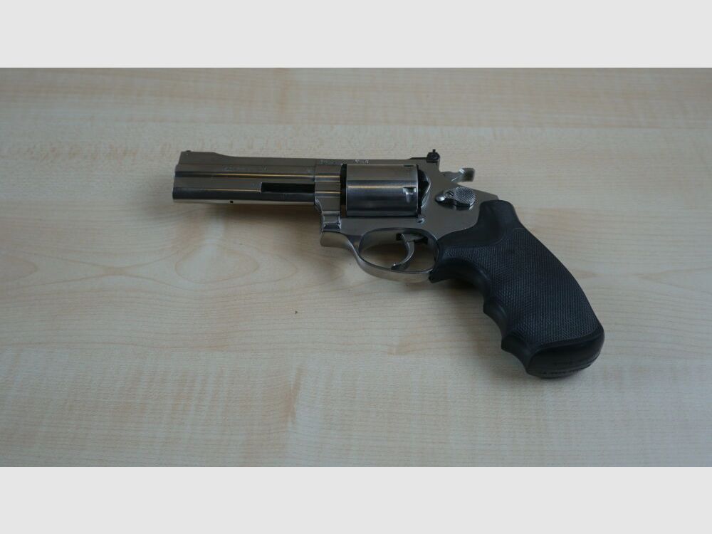 Rossi, image 1 of 7