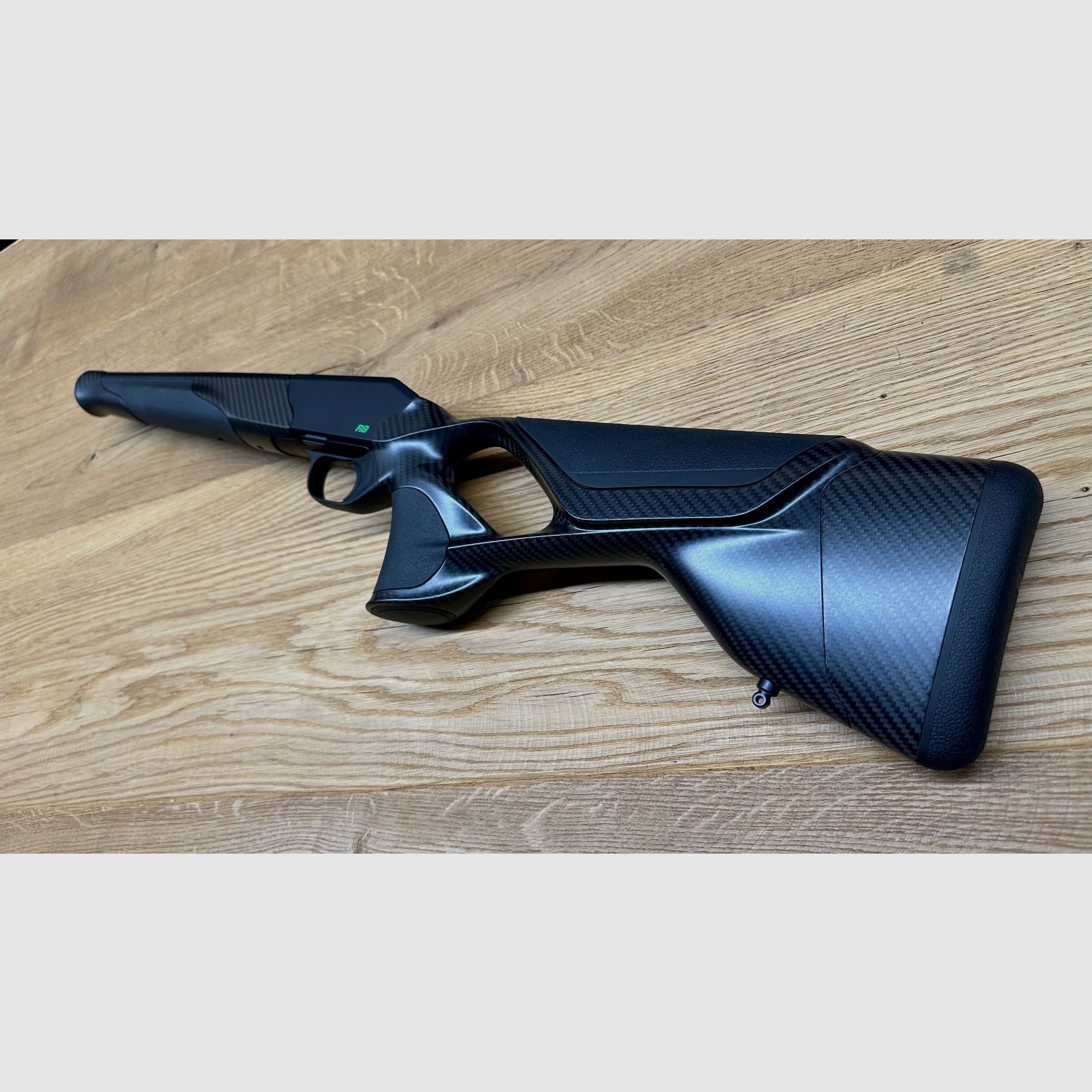 Blaser R8 Ultimate Carbon Schaft mit Gehäuse/System // Grünes R8 Logo // Vorderschaft Carboniert