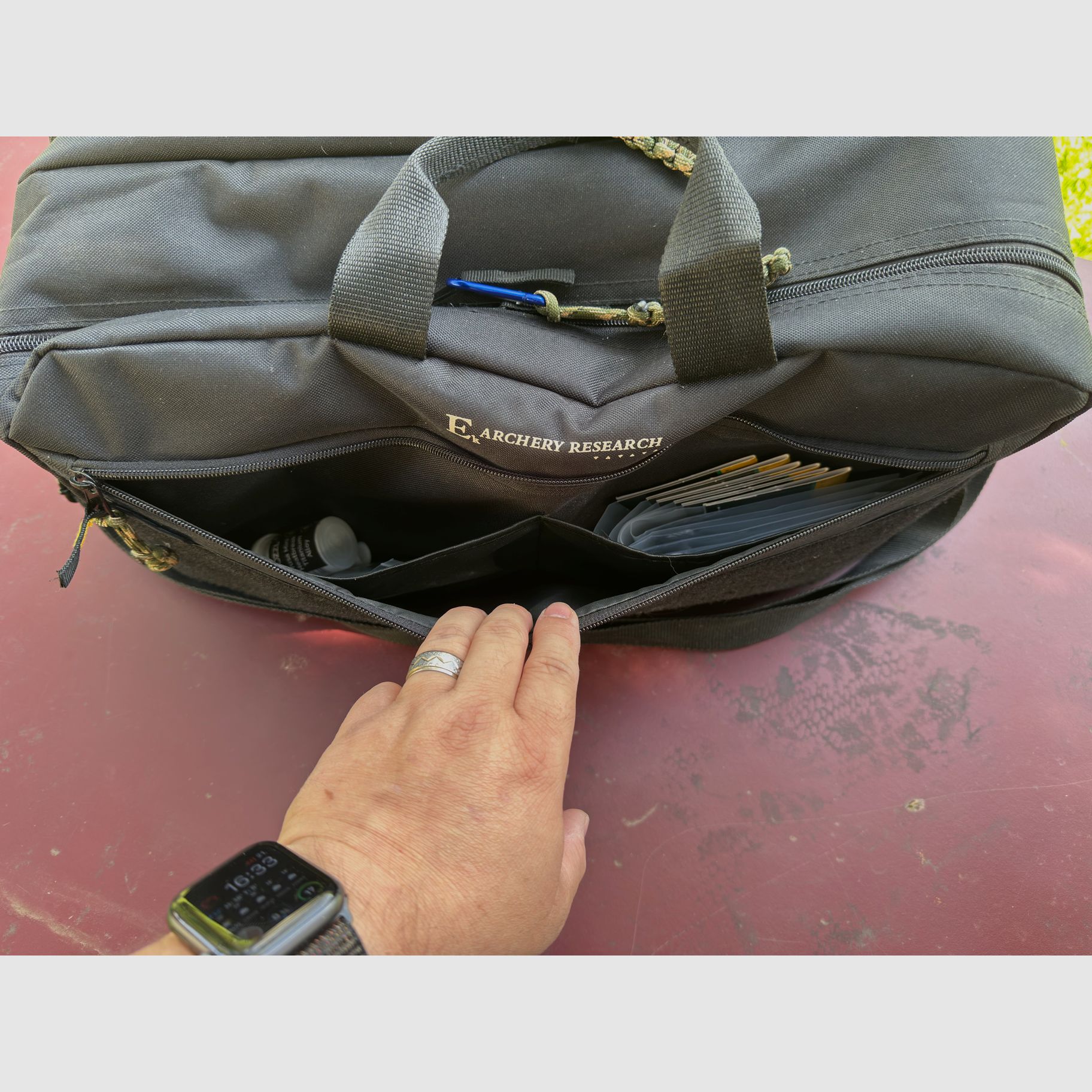 Ultrakomplettpaket EK Archery Vlad Repetierarmbrust mit 8 Schuß Magazin, Tasche, 30, 60 und 90 lbs Bogen, 6 Speadloader, Reddot, Ersatzsehenen, Pfeile usw.