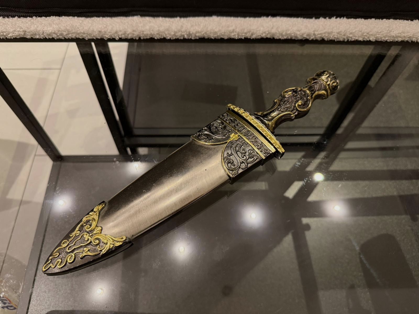 Decorative ornamental dagger with richly decorated sheath – Medieval / Fantasy style
