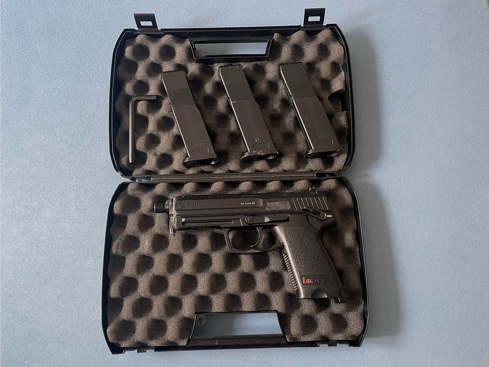 H&K USP CO2 (inklusive 3 Magazine und Waffenkoffer)