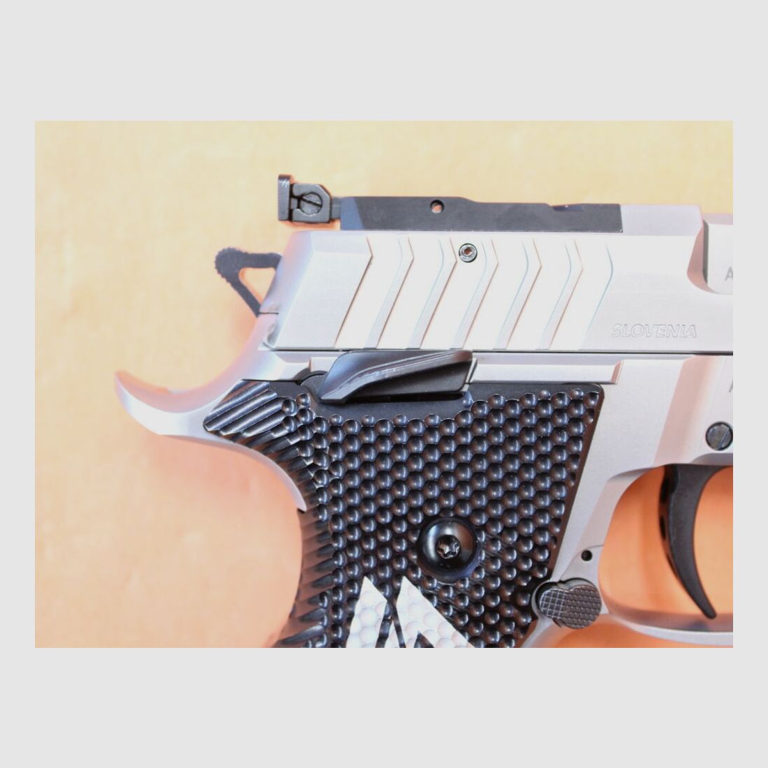 AREX Ha.Pistol 9mmLuger AREX ALPHA RACE WFORCE1 OR/ Optics Ready 5" Barrel/ Stainless/ 2 Spare Magazines