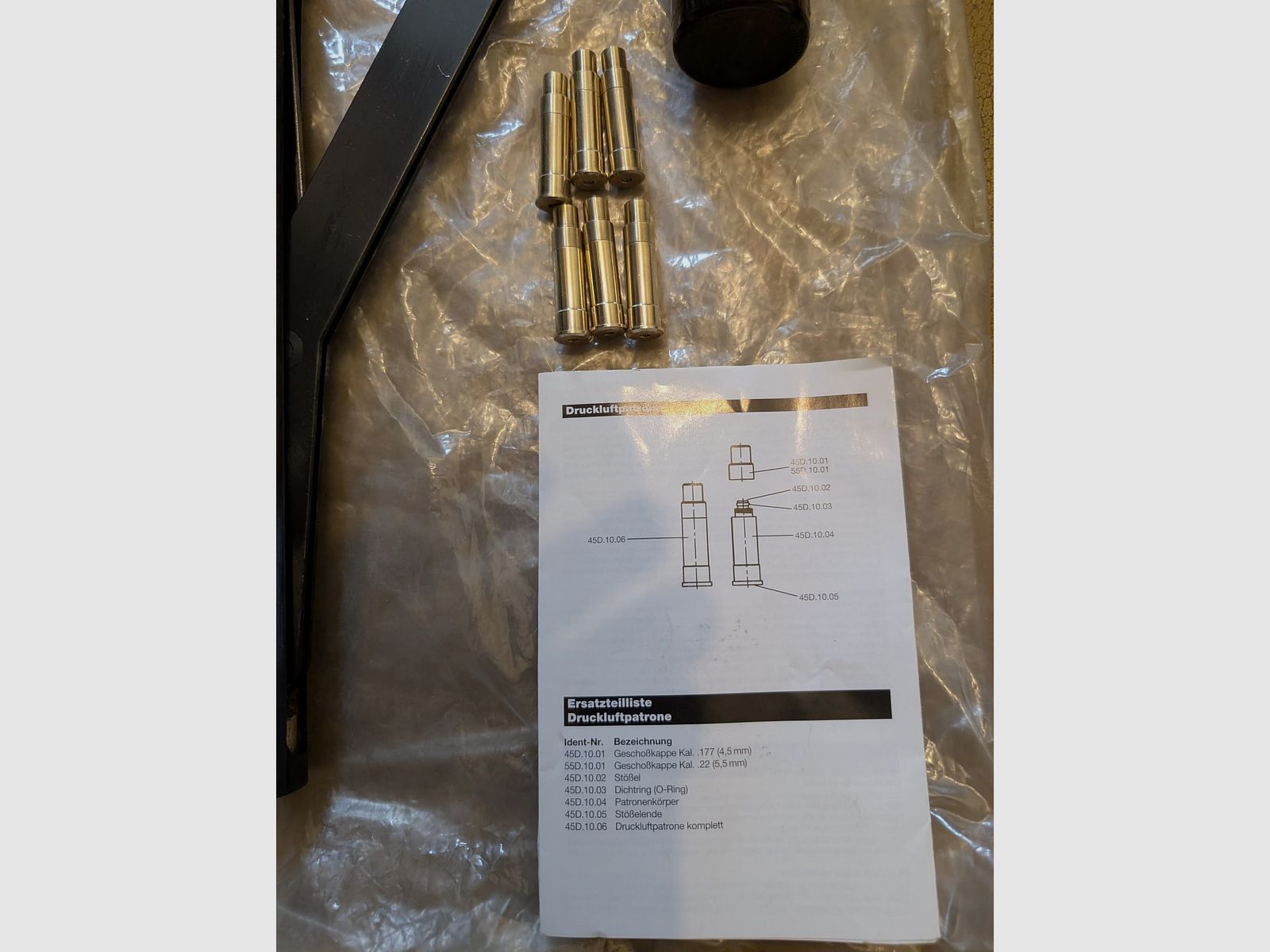Cartucce a gas per revolver LEP cal. 5,5 mm / .22  6 pezzi + pompa a mano + olio pneumatico SET ad es. per ME Bull Barrel Single Action Army Revolver
