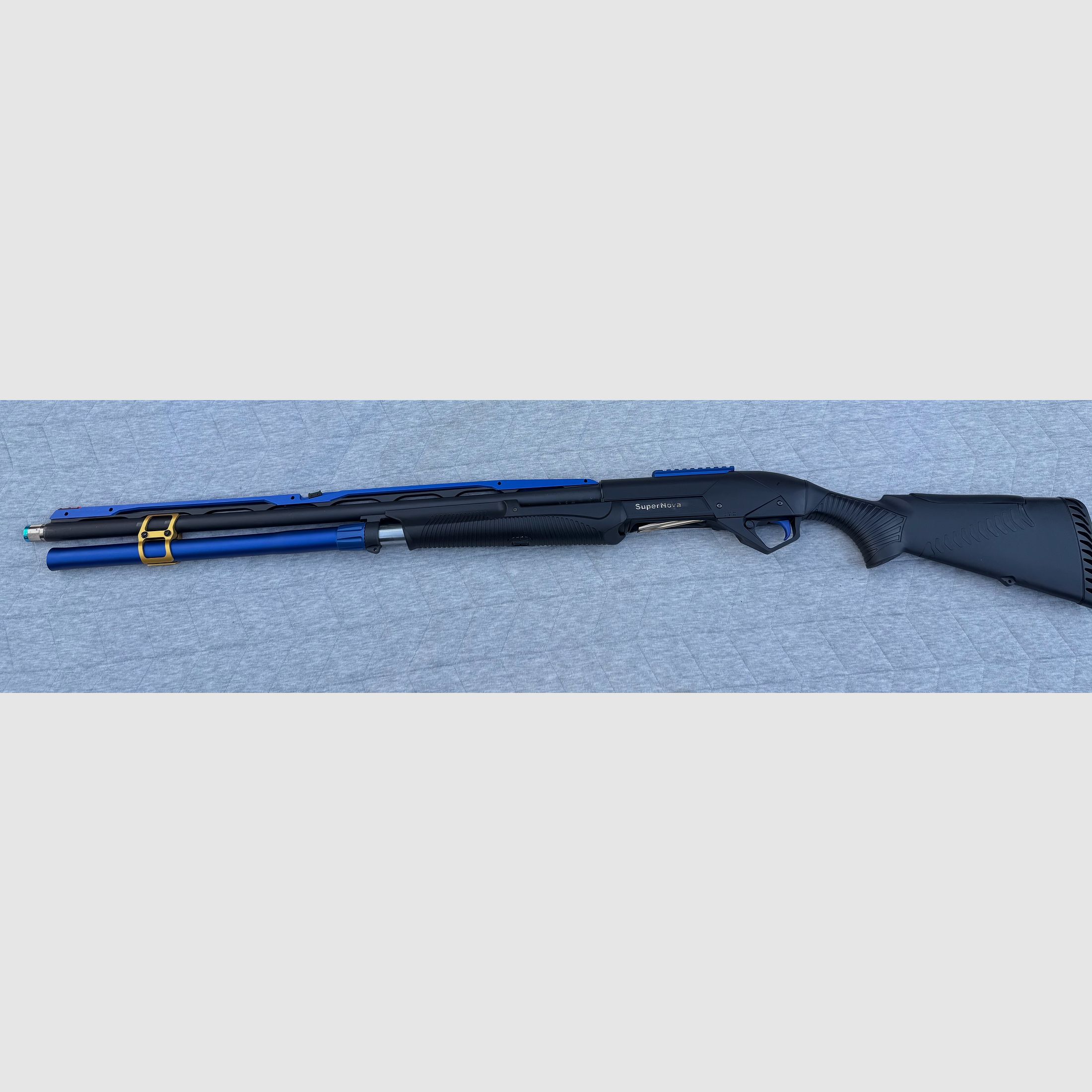 Fucile a ripetizione Benelli Supernova 12/89 canna 71 cm con sistema Toni e accessori Mag Load