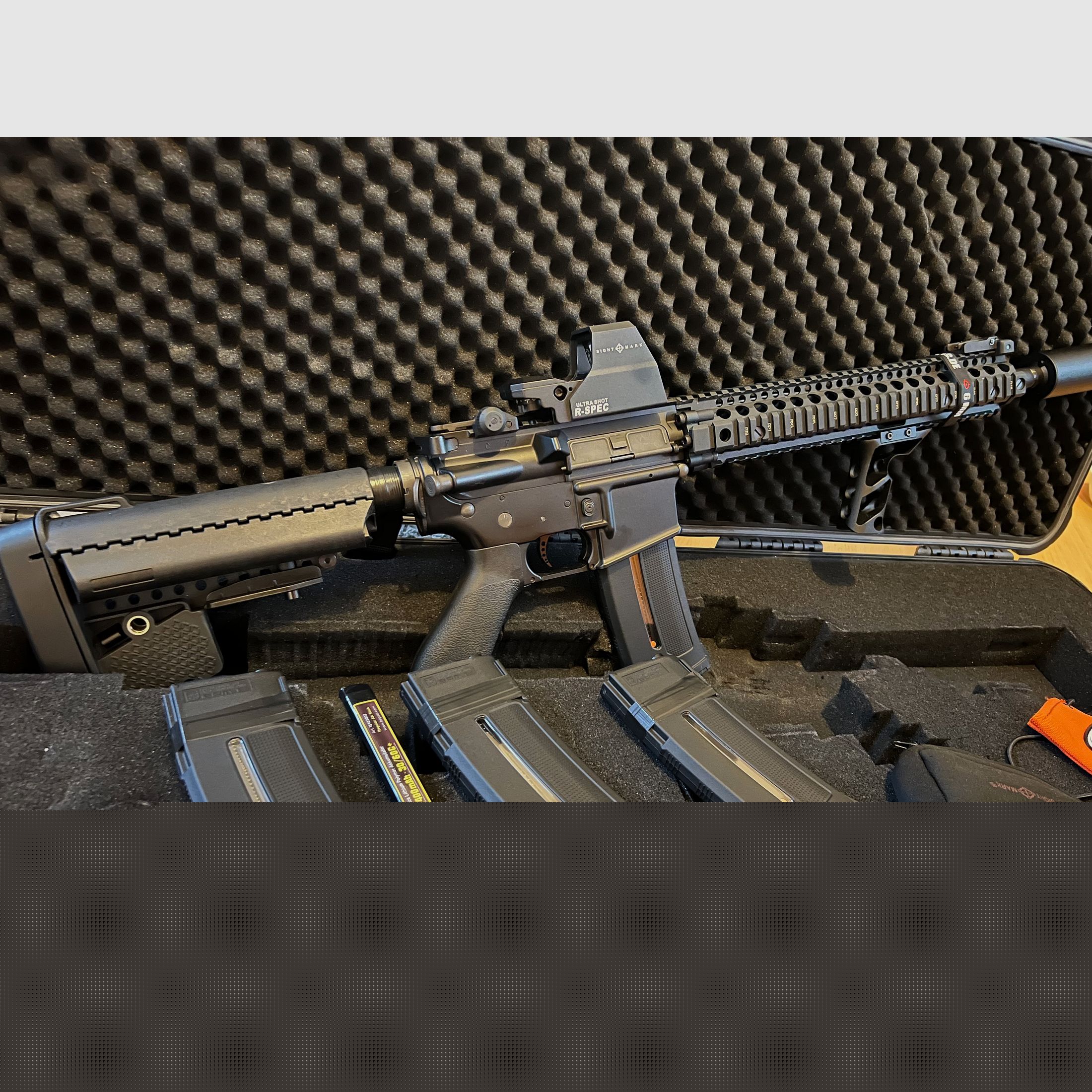 SAC Custom DD Block II mit Garantie und reichlich Zubehör