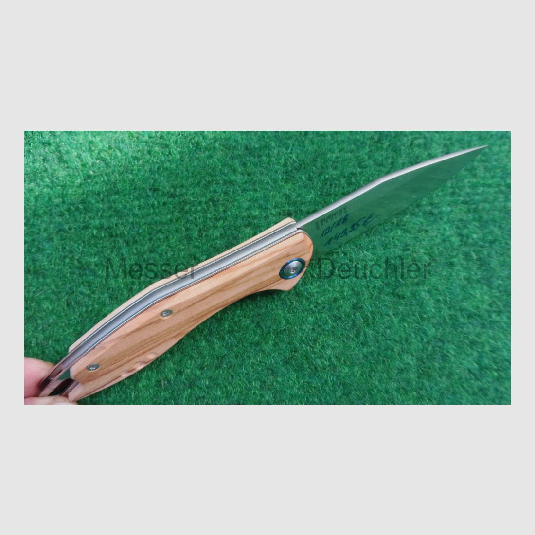 MKM Maniago Knife Makers	 MKM FARA M390 Messer Stahl Olivenholz Design by Lucas Burnley