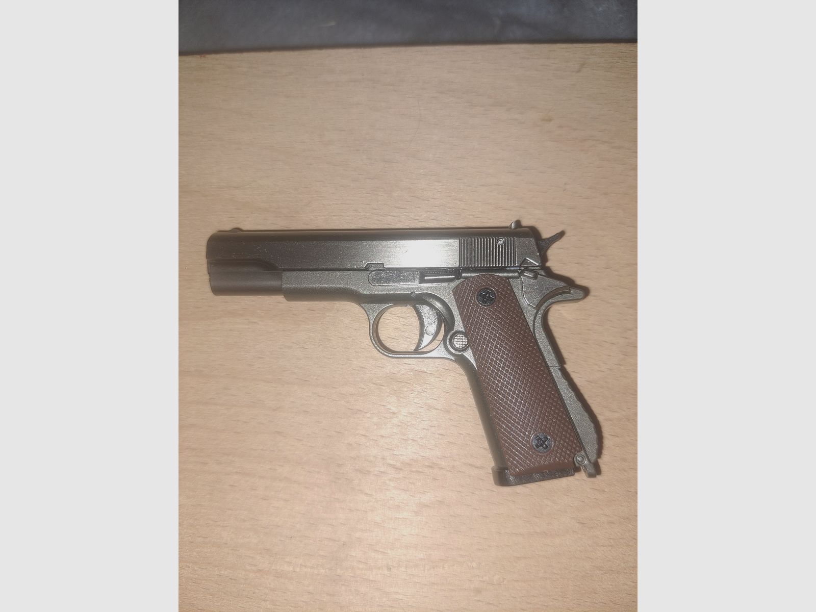 Schlüsselanhänger 1:3 Modell "Colt Government 1911"