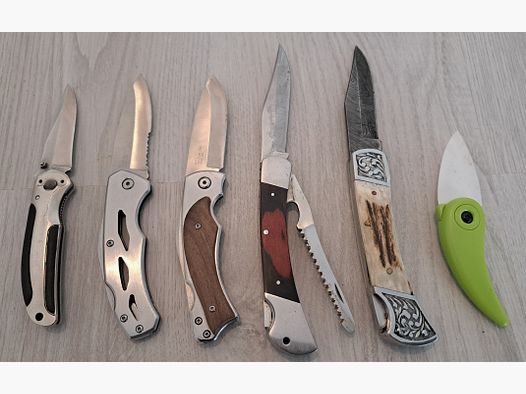 6 noży składanych w zestawie