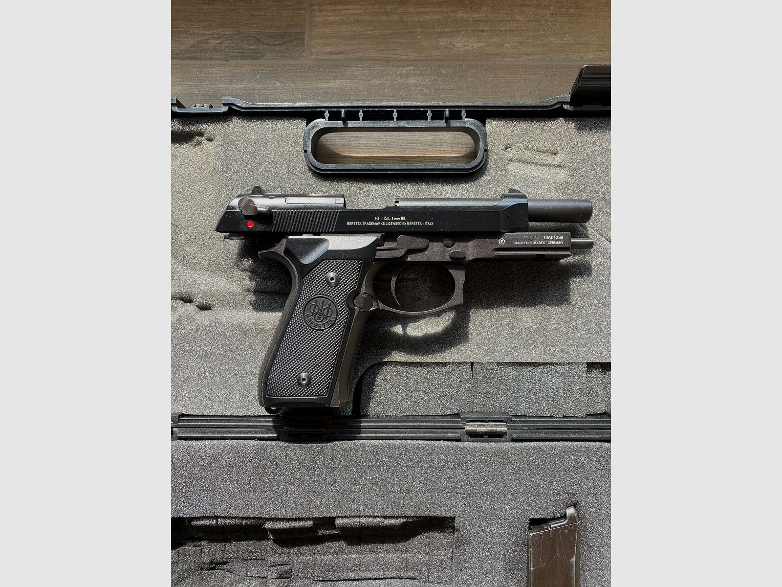 Beretta US M9A1 Softair Vollmetall GBB 6mm BB schwarz